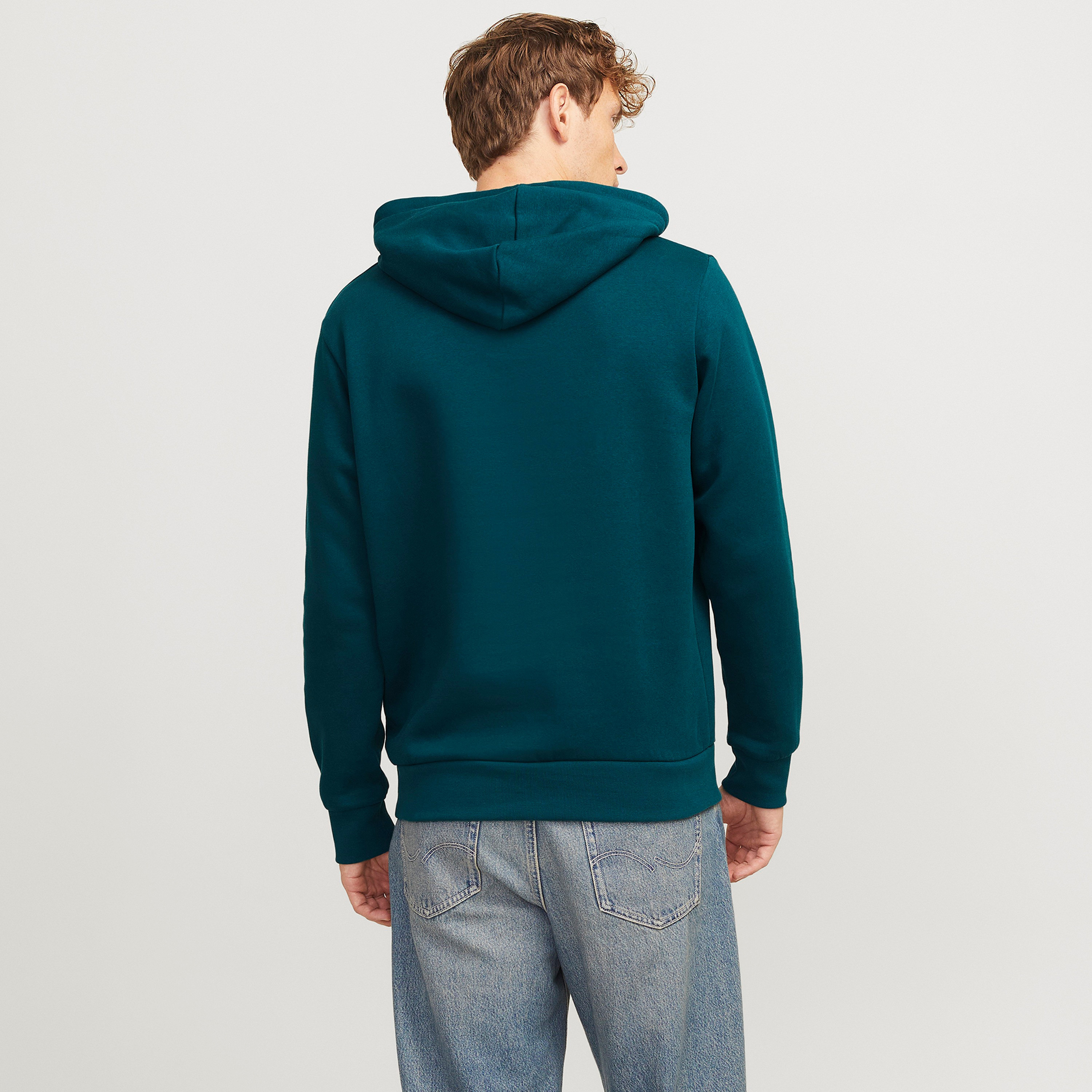 سويت شيرت رجالي بأكمام طويلة بطبعة العلامة التجارية من جاك أند جونز-men-clothing-hoodiesandsweatshirts-image-8
