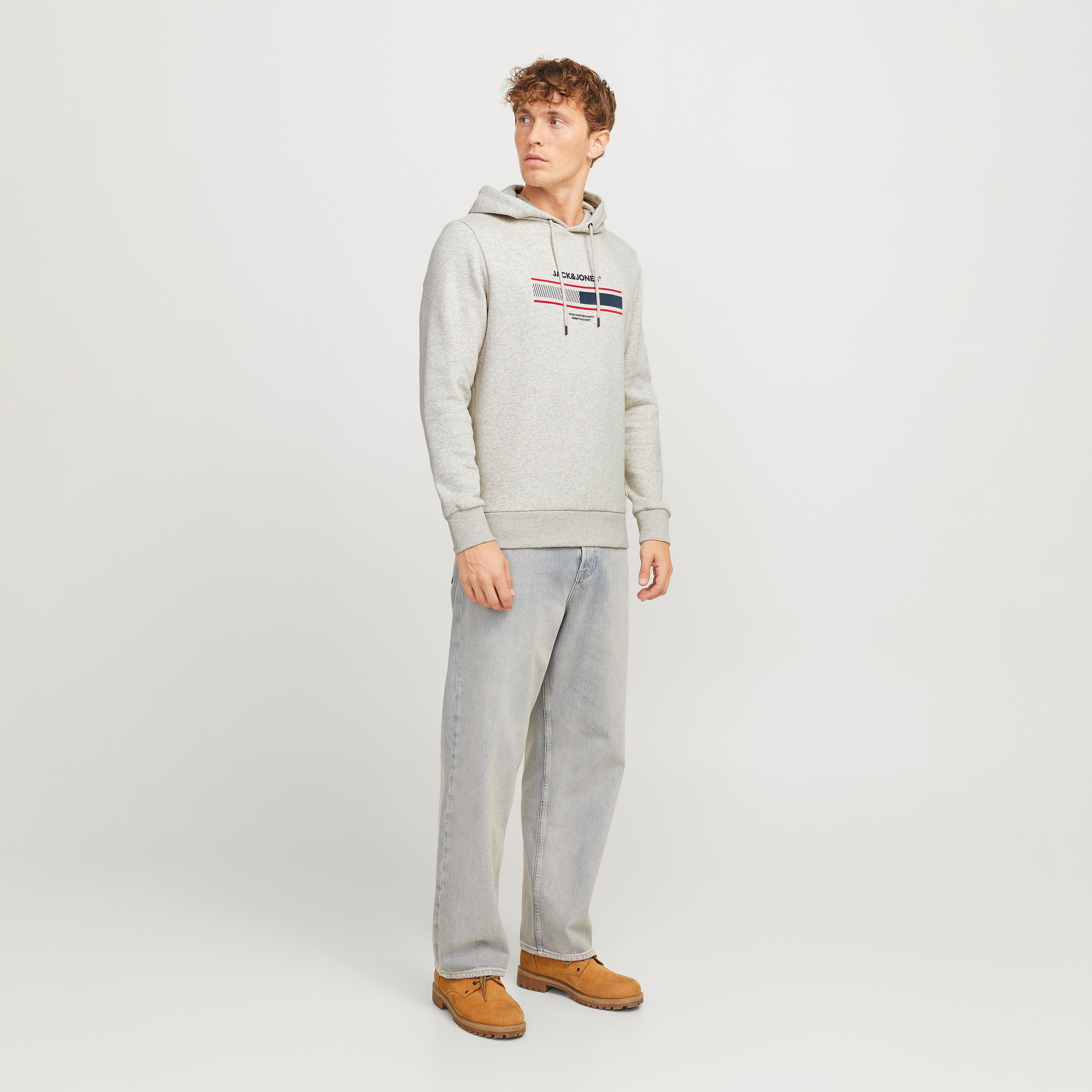سويت شيرت رجالي بأكمام طويلة بطبعة العلامة التجارية من جاك أند جونز-men-clothing-hoodiesandsweatshirts-image-10