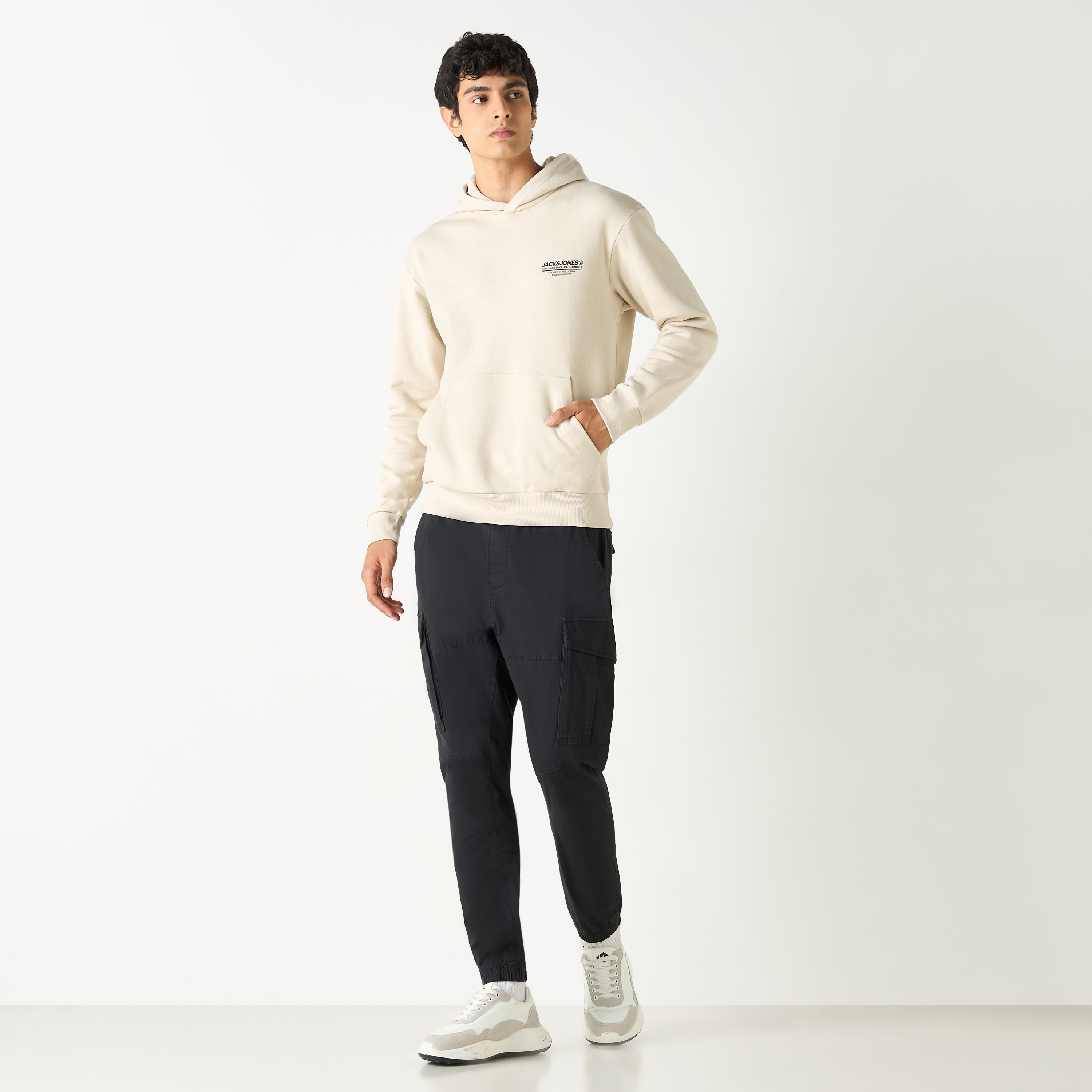 هوديي بأكمام طويلة ذو شعار من جاك آند جونز-men-winterwear-hoodiesandsweatshirts-image-5