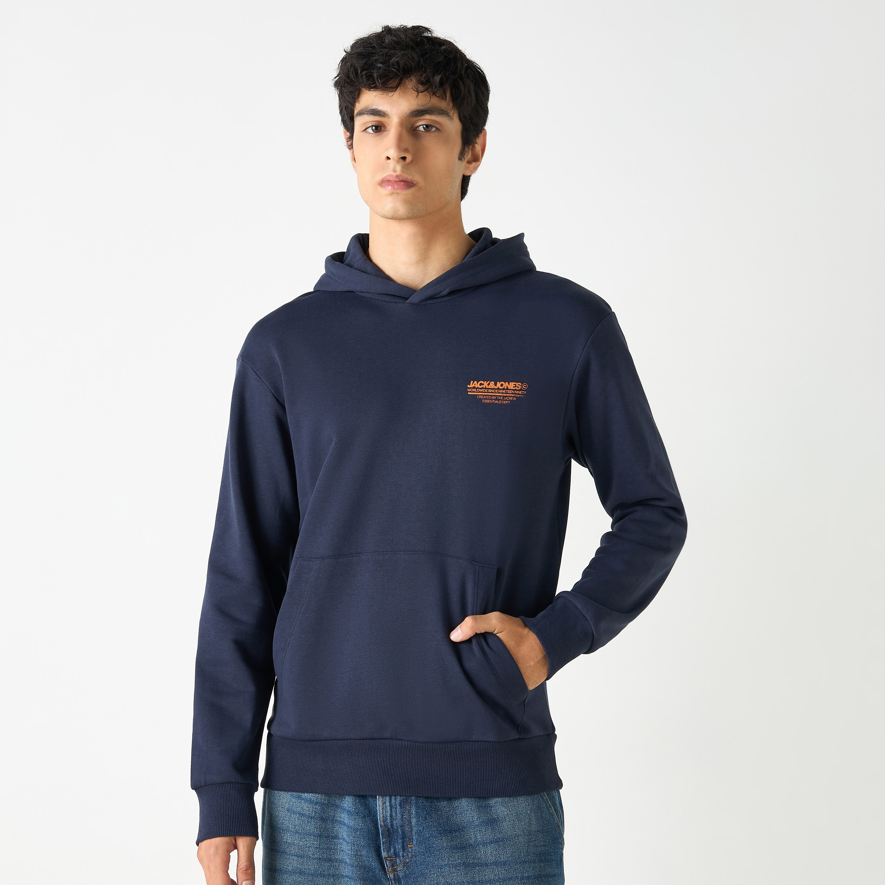 هوديي بأكمام طويلة ذو شعار من جاك آند جونز-men-winterwear-hoodiesandsweatshirts-image-2