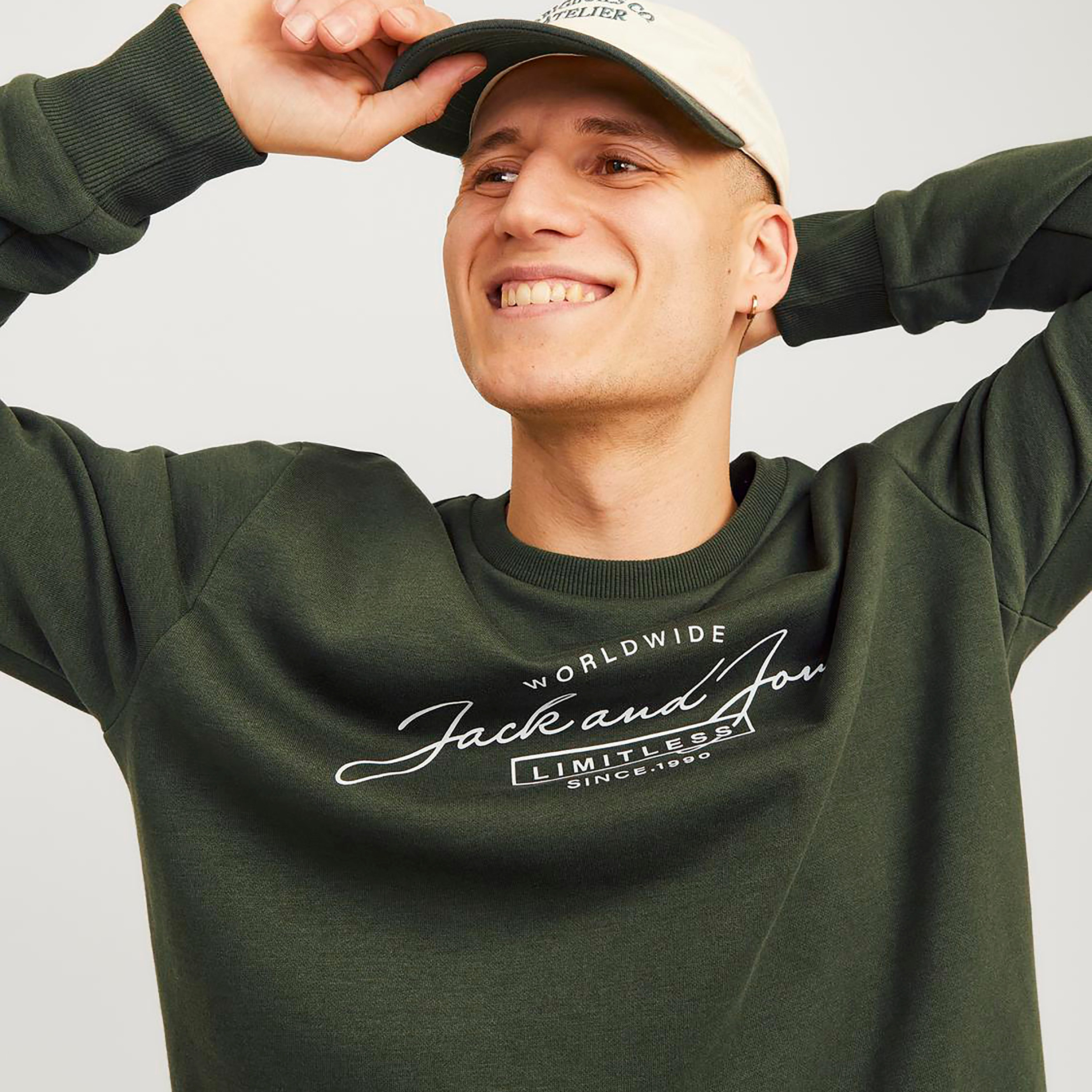 Jack & Jones Logo Crew Neck Long Sleeves Sweatshirt-men-winterwear-hoodiesandsweatshirts-image-5