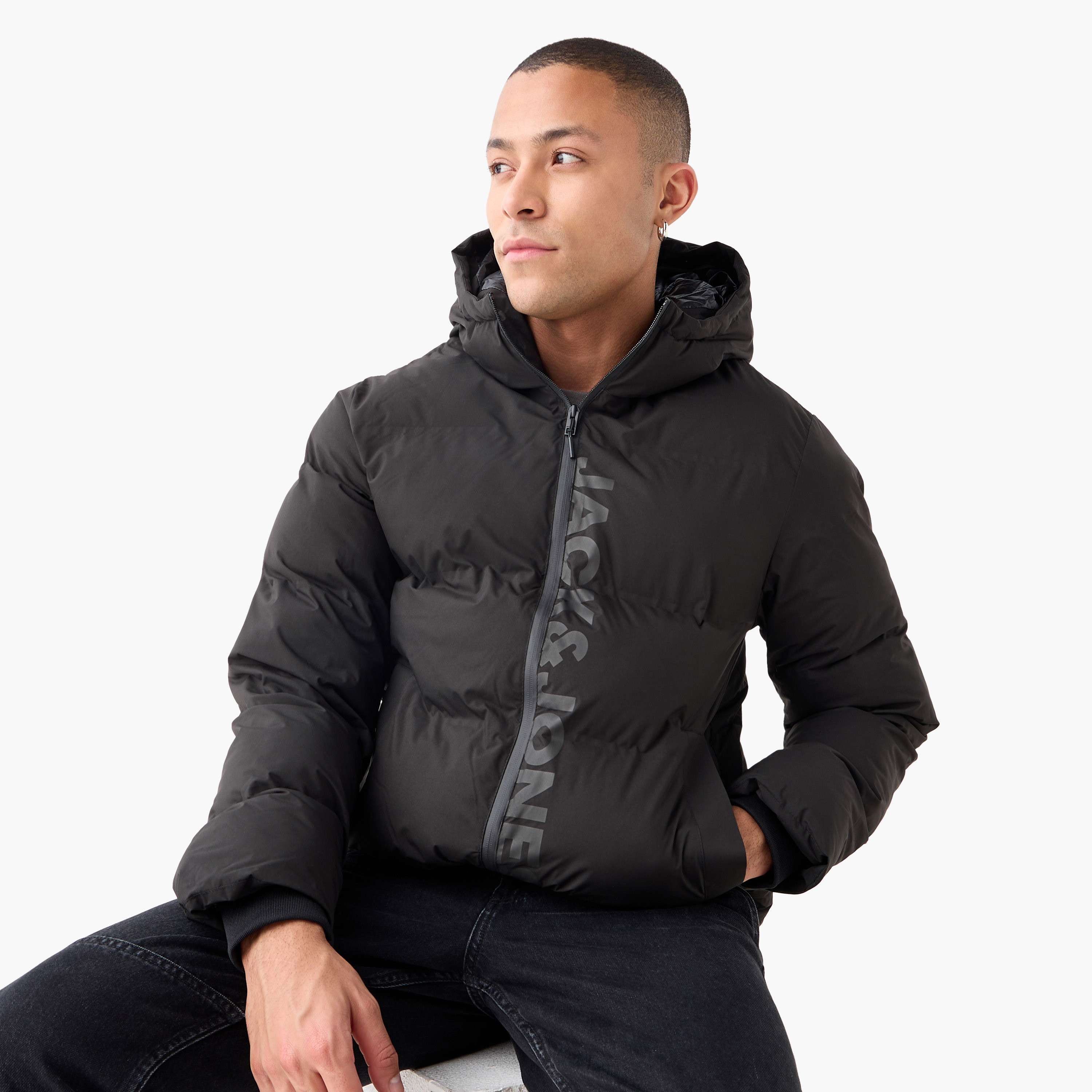جاكيت بأكمام طويلة بطبعة جاك آند جونز بأكمام طويلة ومبلطفة-men-clothing-jacketsandblazers-jackets-image-1