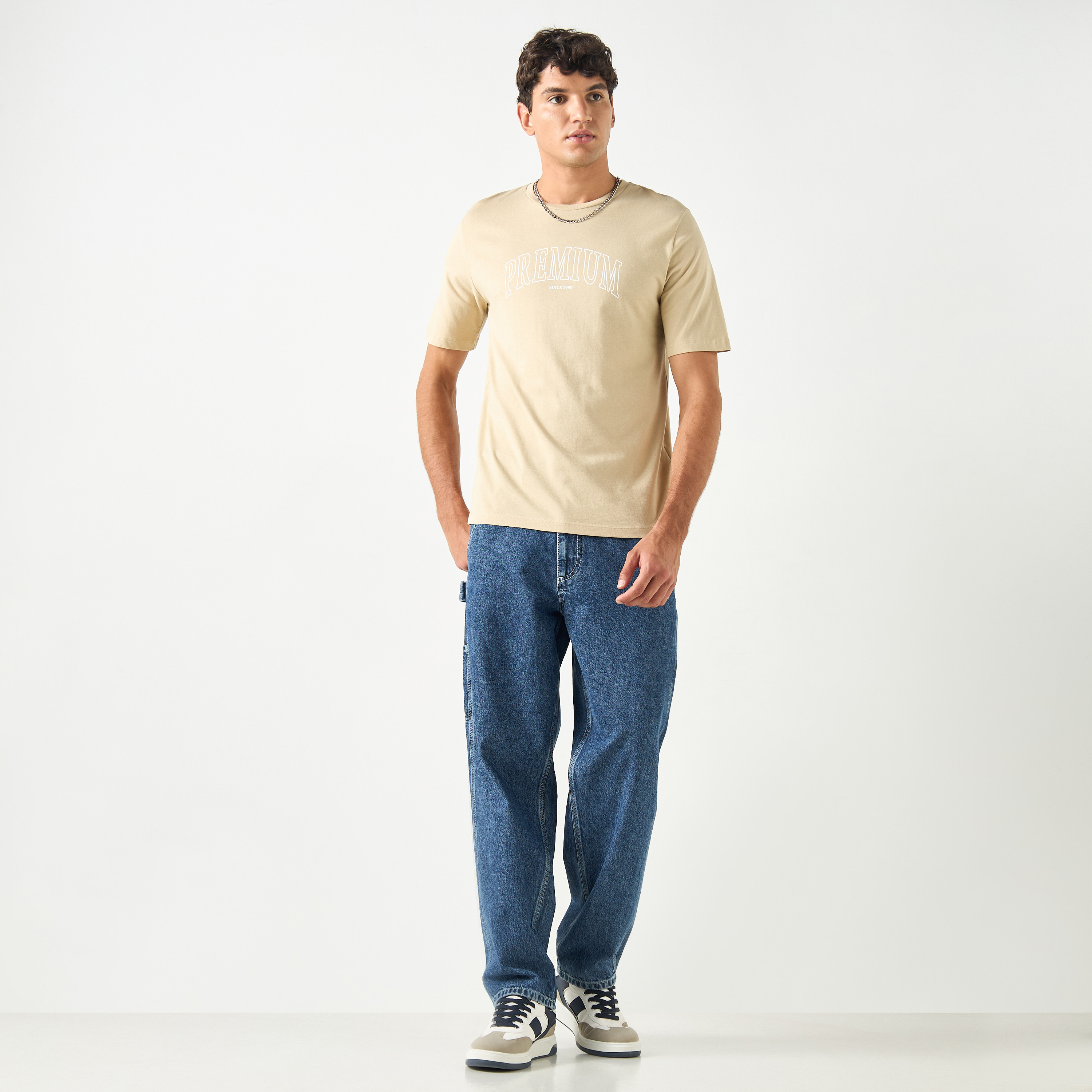 تي شيرت من جاك آند جونز مع مطبوع بأكمام قصيرة و ياقة مستديرة-men-clothing-tshirtsandpolos-tshirts-image-10