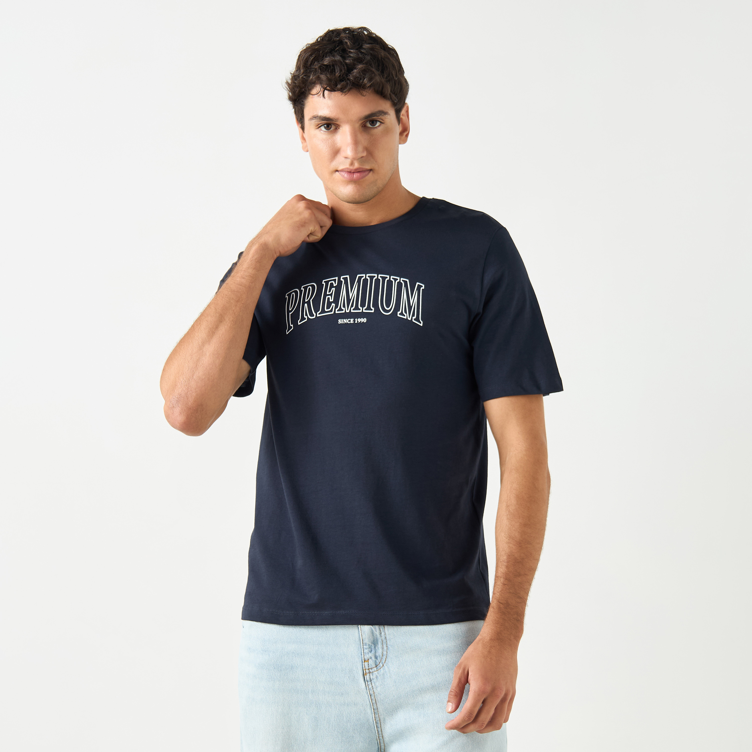 تي شيرت من جاك آند جونز مع مطبوع بأكمام قصيرة و ياقة مستديرة-men-clothing-tshirtsandpolos-tshirts-image-1
