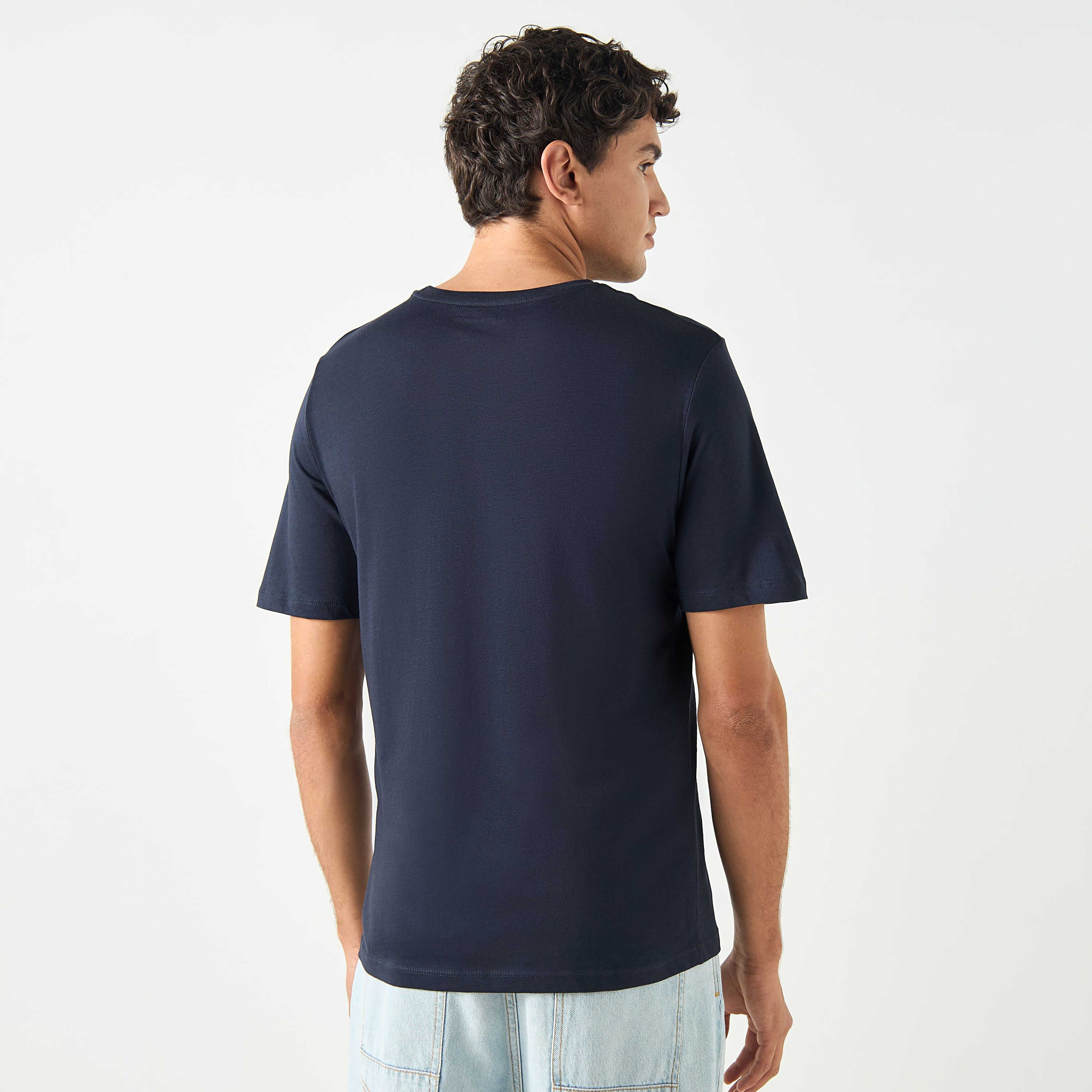 تي شيرت من جاك آند جونز مع مطبوع بأكمام قصيرة و ياقة مستديرة-men-clothing-tshirtsandpolos-tshirts-image-3