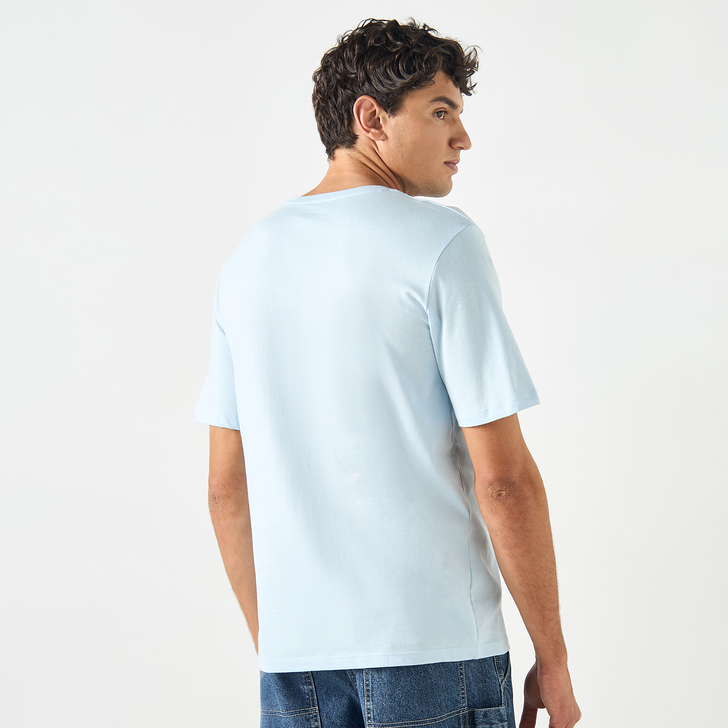 تي شيرت من جاك آند جونز مع مطبوع بأكمام قصيرة و ياقة مستديرة-men-clothing-tshirtsandpolos-tshirts-image-7