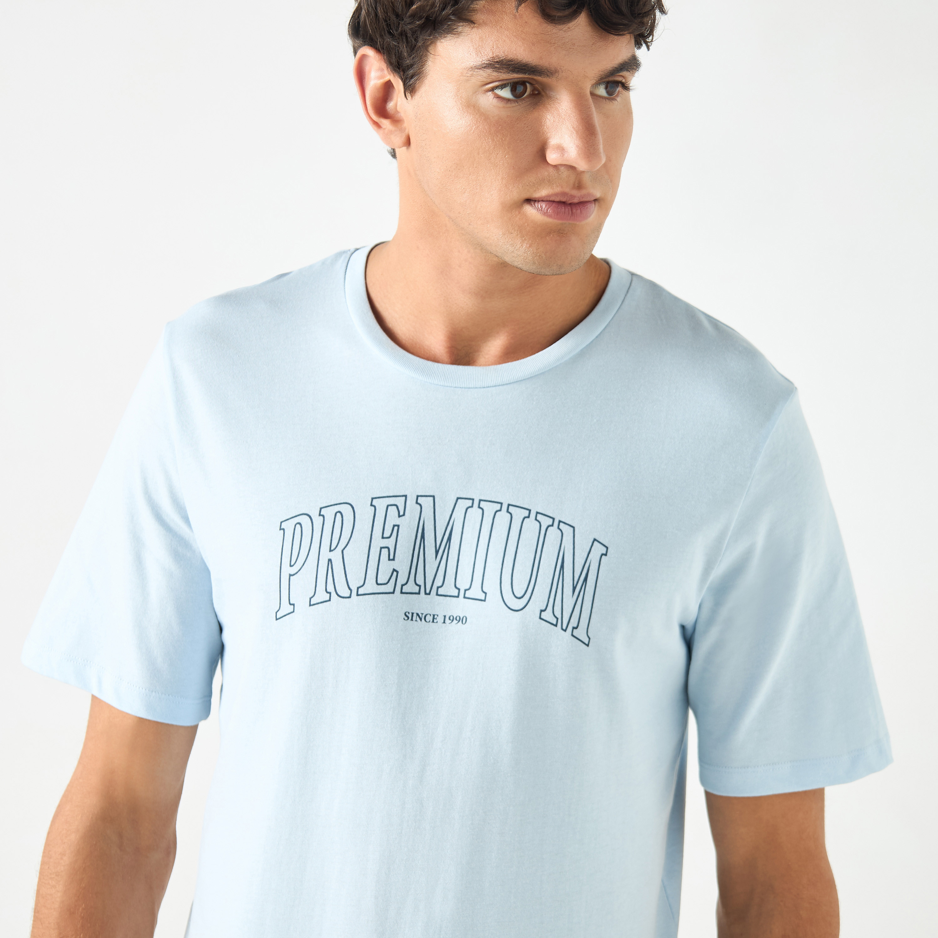 تي شيرت من جاك آند جونز مع مطبوع بأكمام قصيرة و ياقة مستديرة-men-clothing-tshirtsandpolos-tshirts-image-8