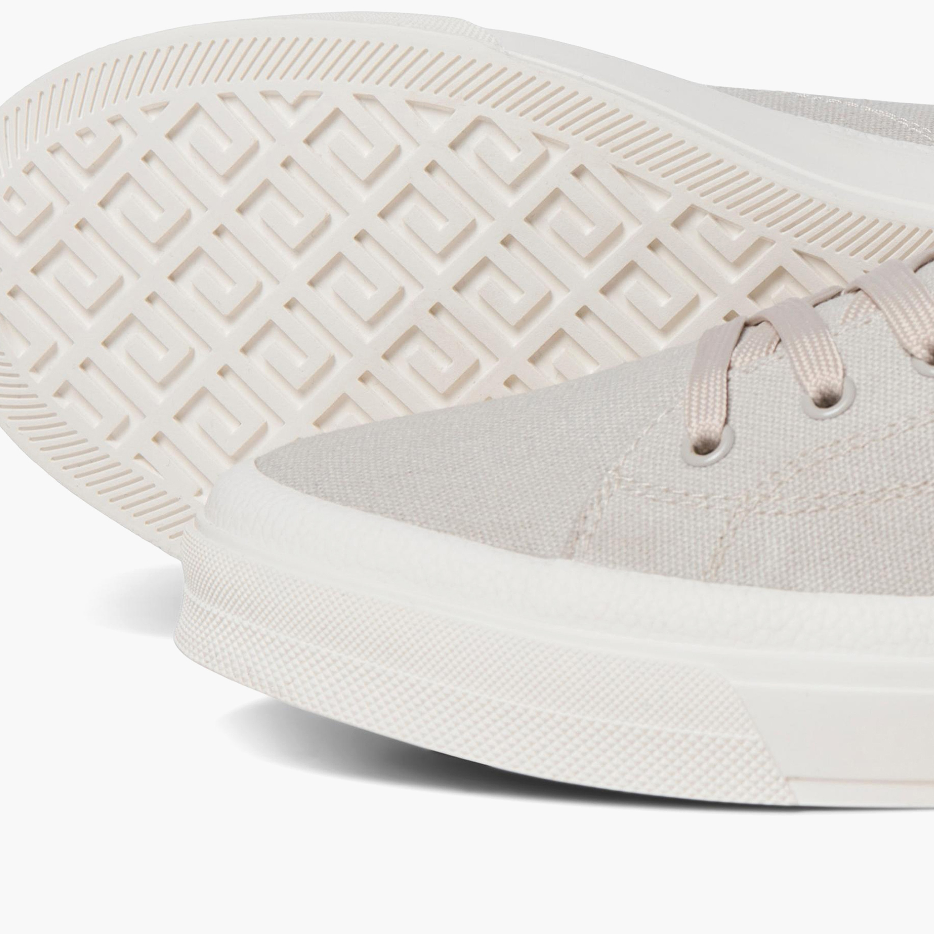 سنيكرز دو قماشي من جاك آند جونز للرجال مع رباط برقبة منخفضة-men-shoes-sneakers-image-15