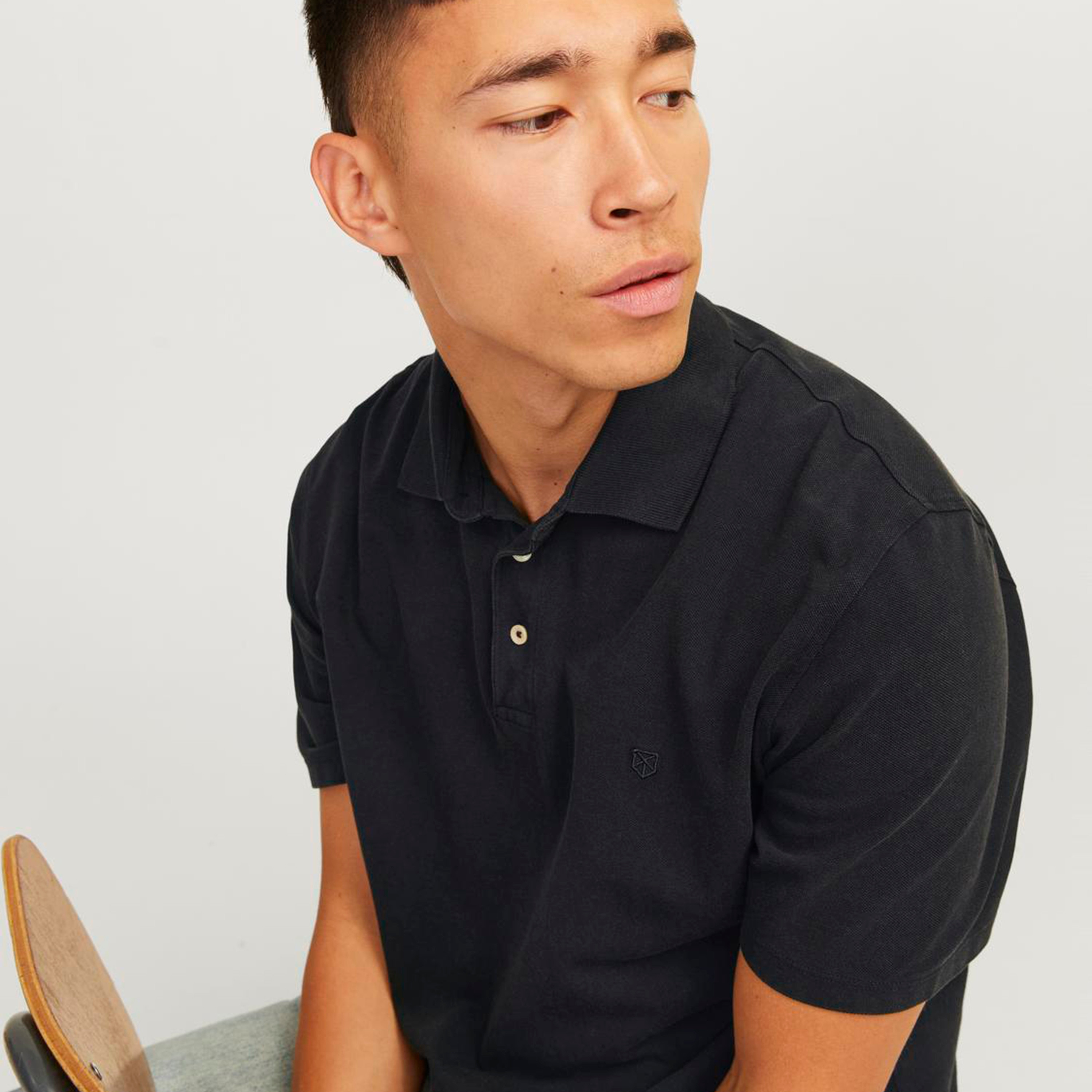 تيشيرت بولو بأكمام قصيرة وياقة سادة من جاك آند جونز-men-clothing-tshirtsandpolos-polos-image-3