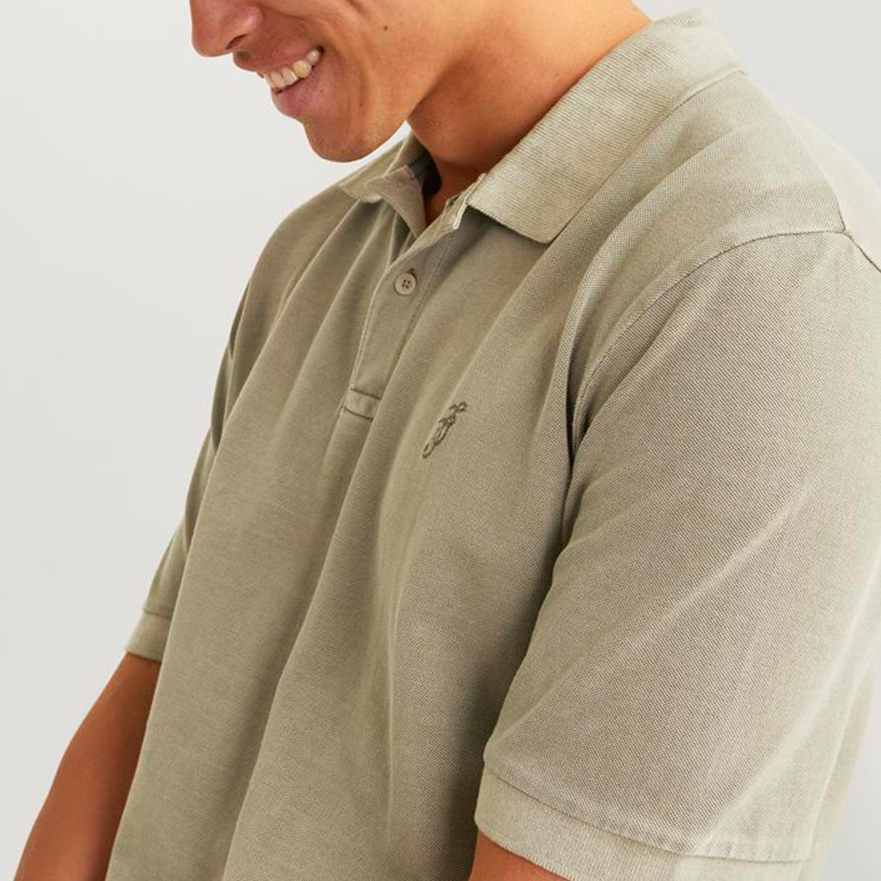 تيشيرت بولو بأكمام قصيرة وياقة سادة من جاك آند جونز-men-clothing-tshirtsandpolos-polos-image-15