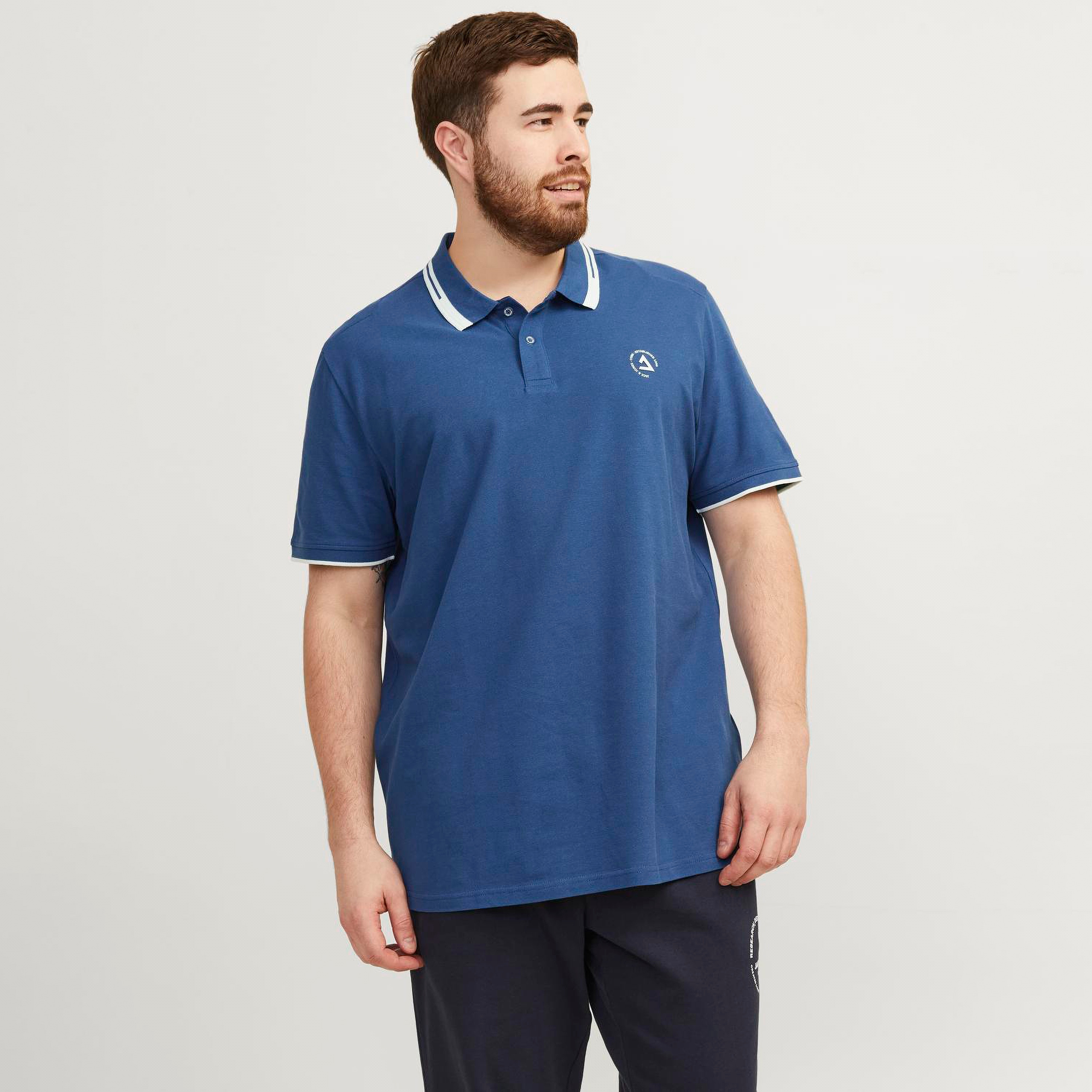 بولو تي شيرت سادة من جاك آند جونز بأكمام قصيرة مع مقاس كبير-men-clothing-tshirtsandpolos-polos-image-1