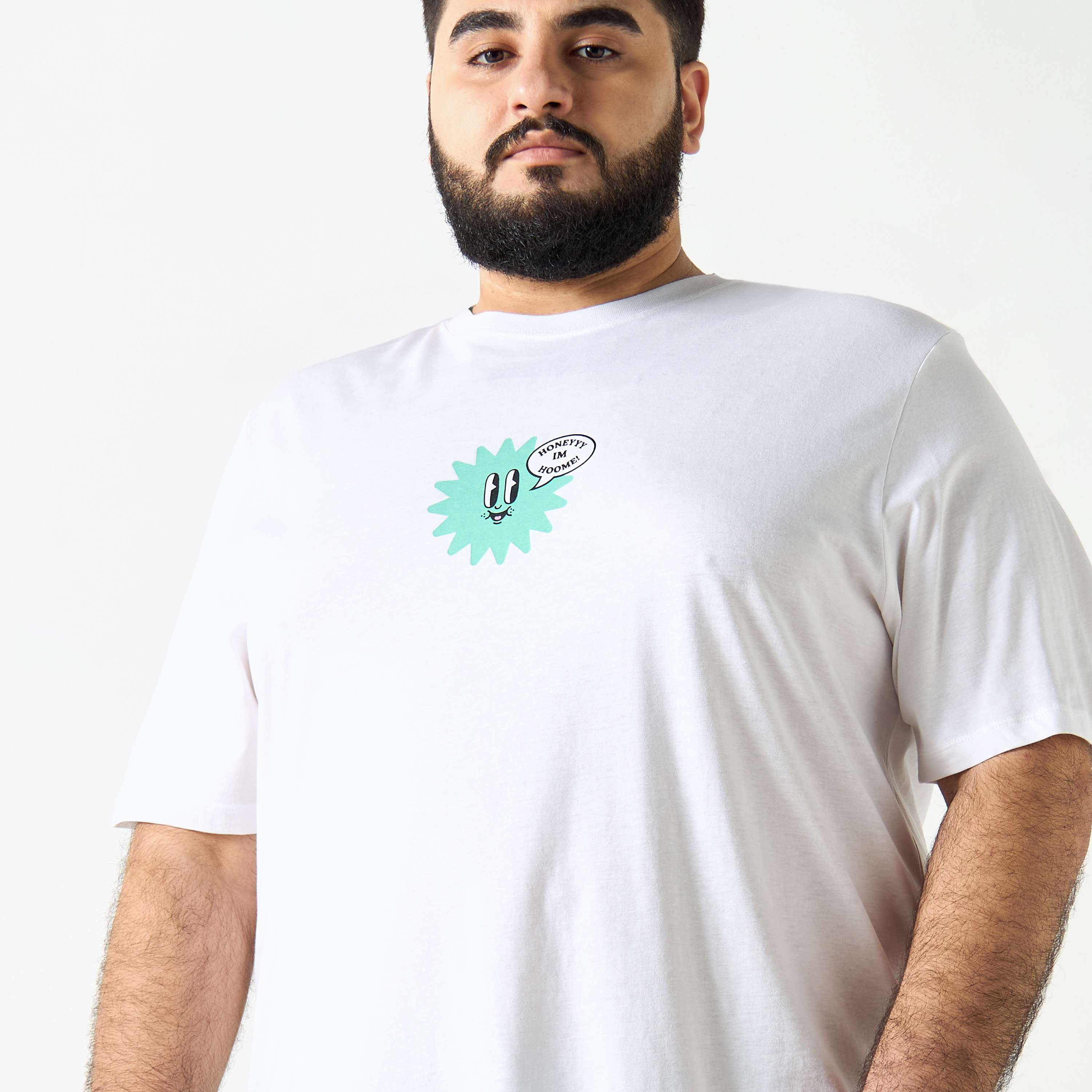 تي شيرت ذو مقاس كبير من جاك آند جونز ذو جرافيك بأكمام قصيرة و ياقة مستديرة-men-clothing-tshirtsandpolos-tshirts-image-8