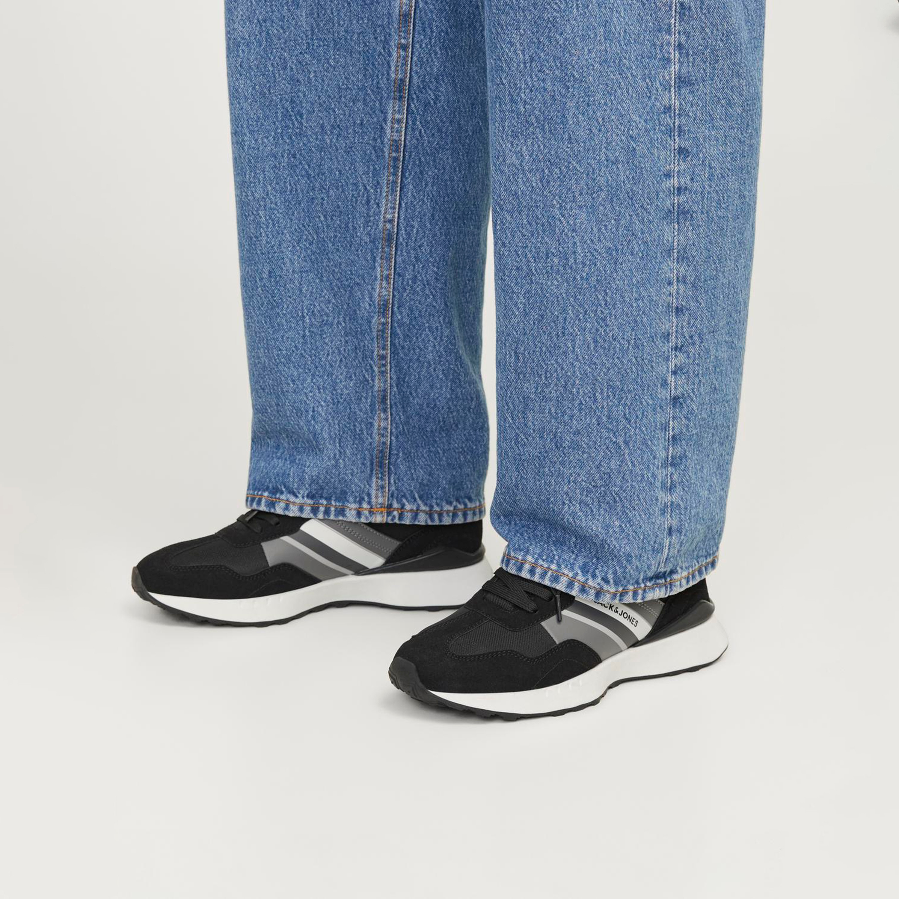 سنيكرز برباط علوي منخفض للرجال من جاك آند جونز | 12257991-men-shoes-sneakers-image-7