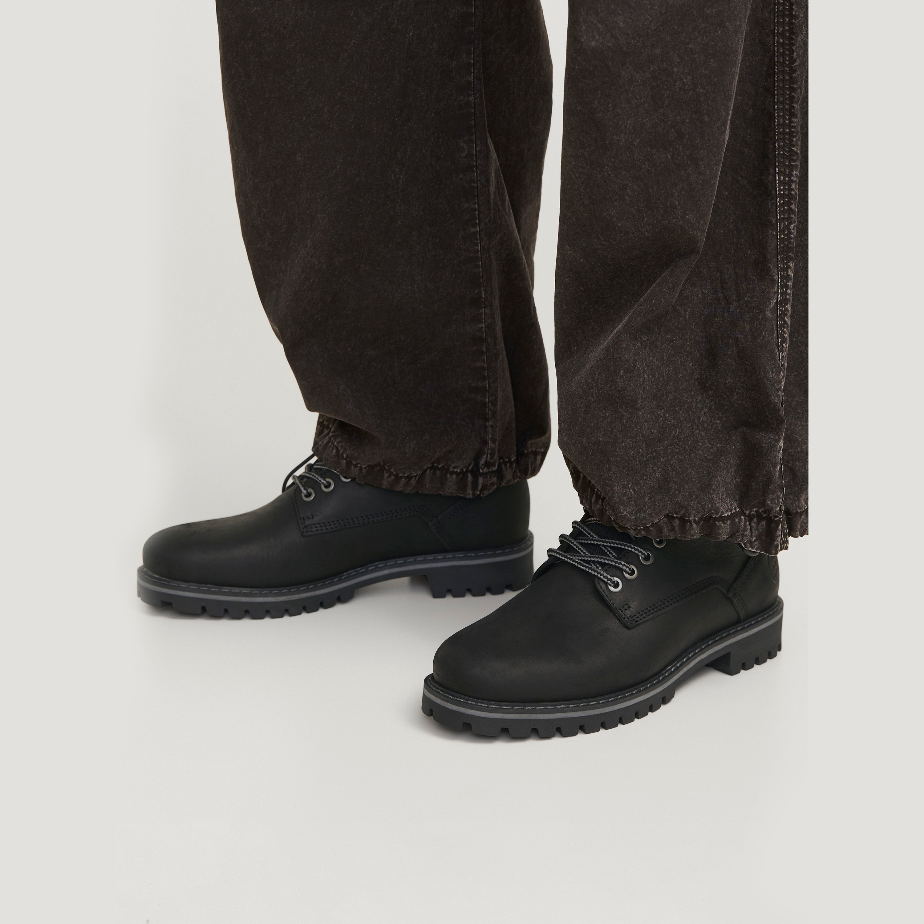 حذاء جاك آند جونز للرجال برباط للكاحل | 12257998-men-shoes-boots-image-7