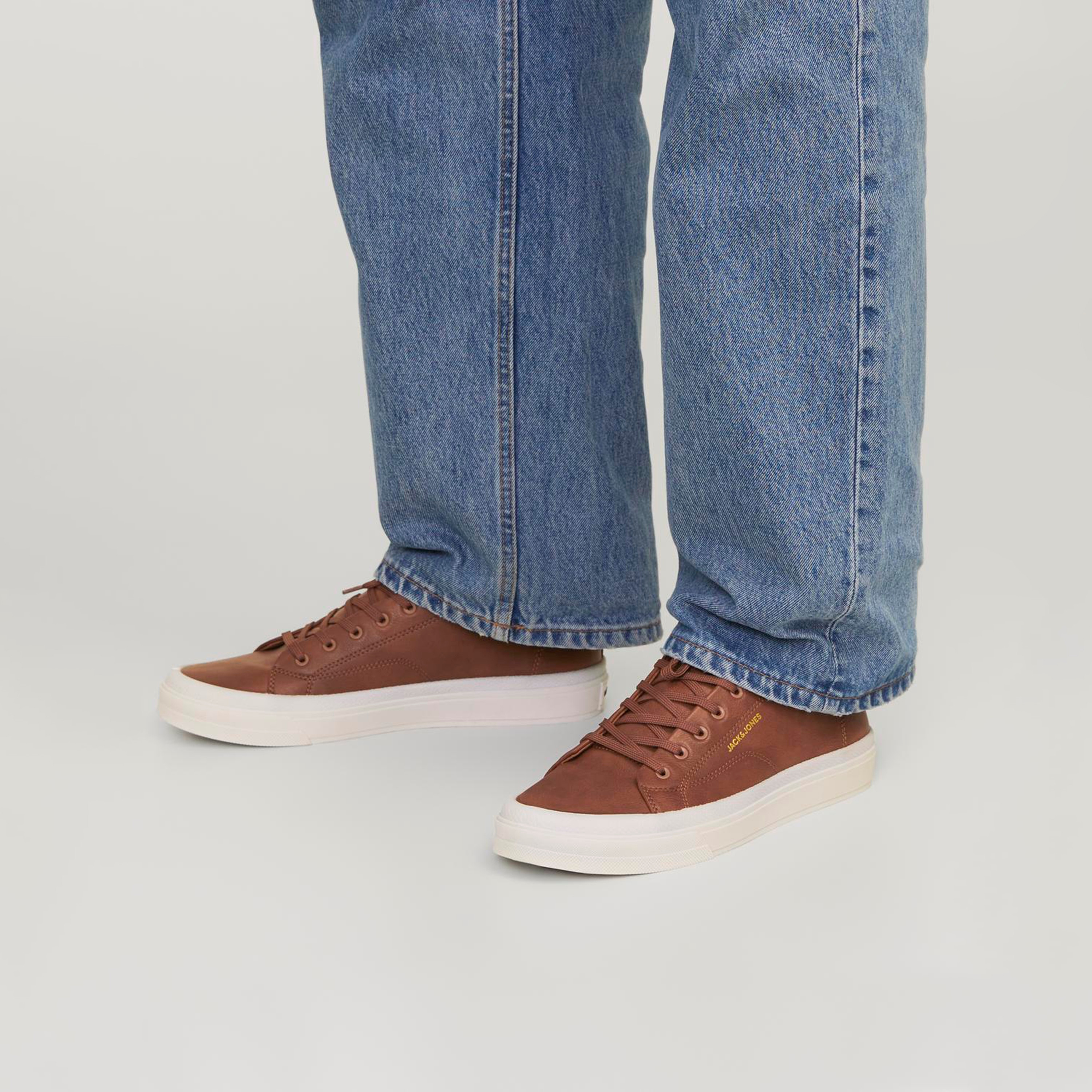 سنيكرز برباط علوي منخفض للرجال من جاك آند جونز | 12258046-men-shoes-sneakers-image-14