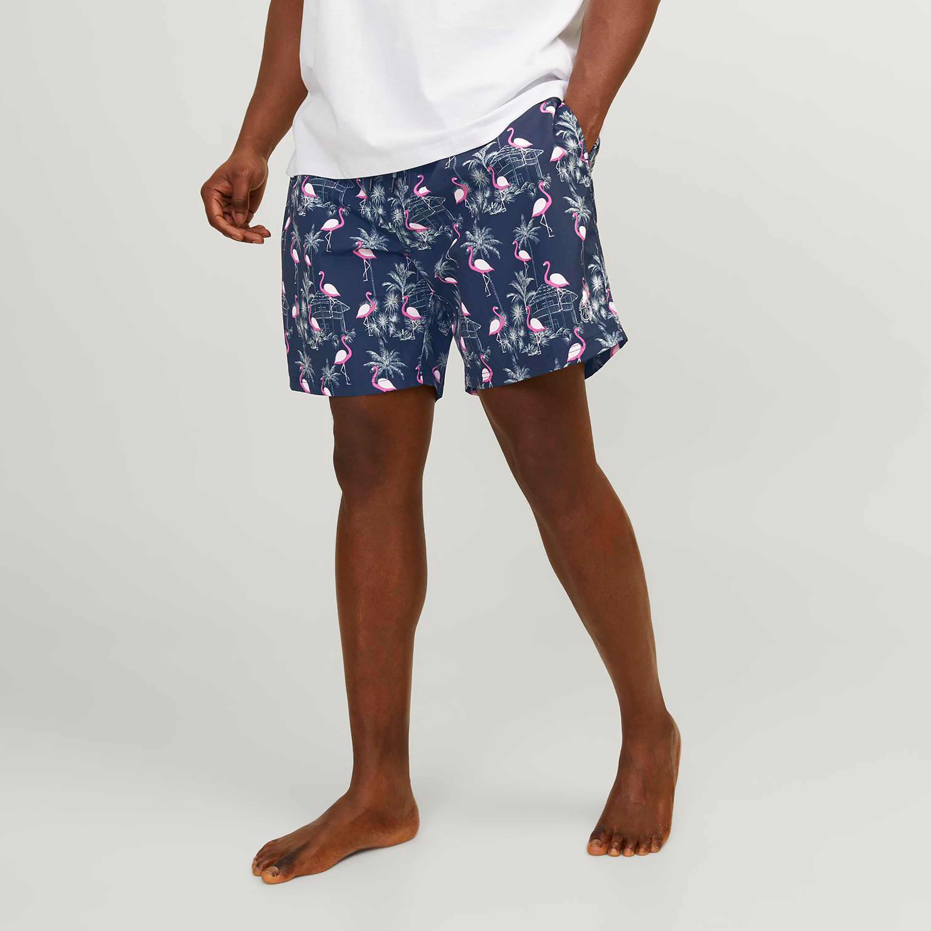 شورت سباحة بحزام خصر مطبوع ومقاس كبير من جاك آند جونز-men-clothing-bottoms-shorts-image-1