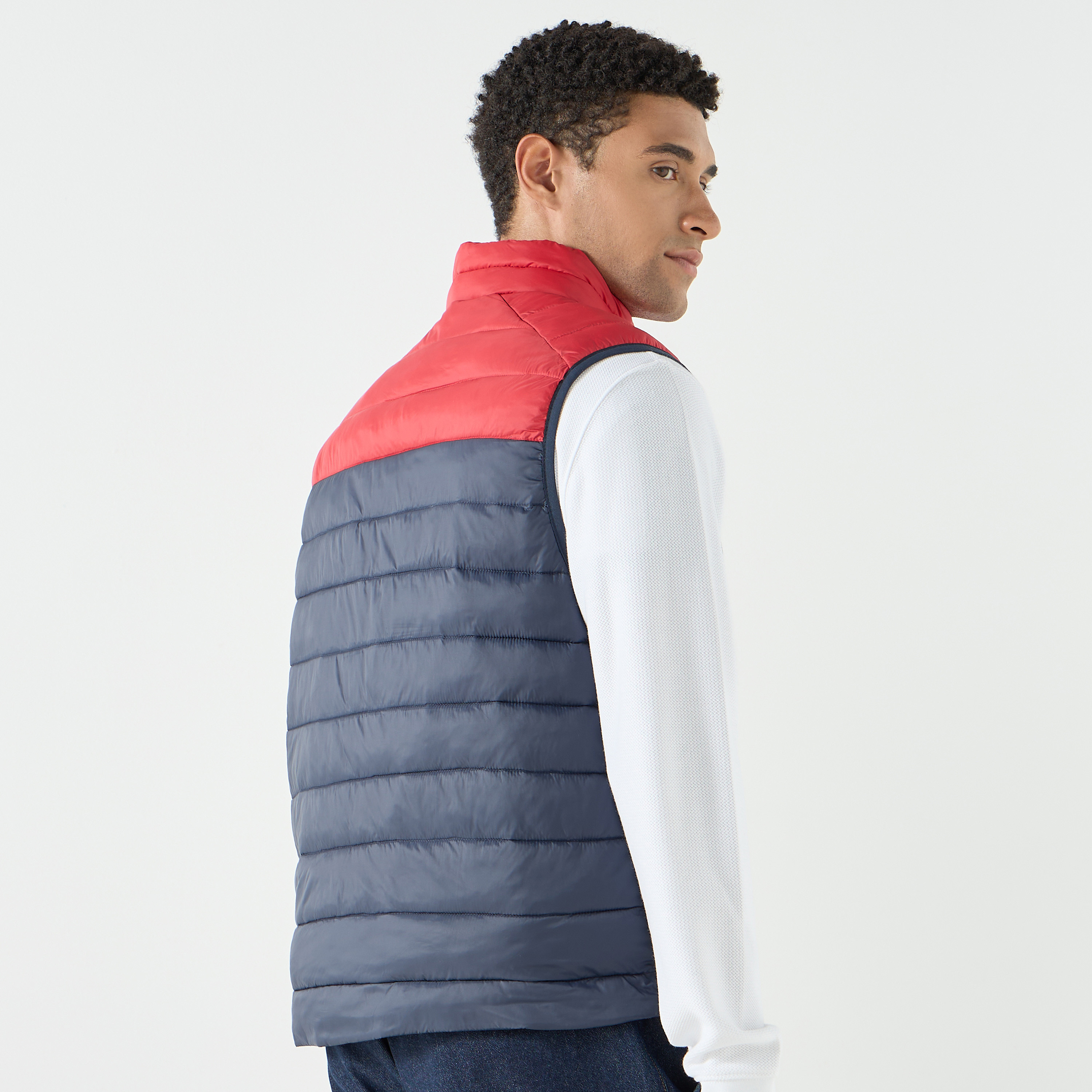 سترة جيليه للرجال من جاك آند جونز كولوربلوك برقبة عالية بدون أكمام-men-clothing-jacketsandblazers-jackets-image-7