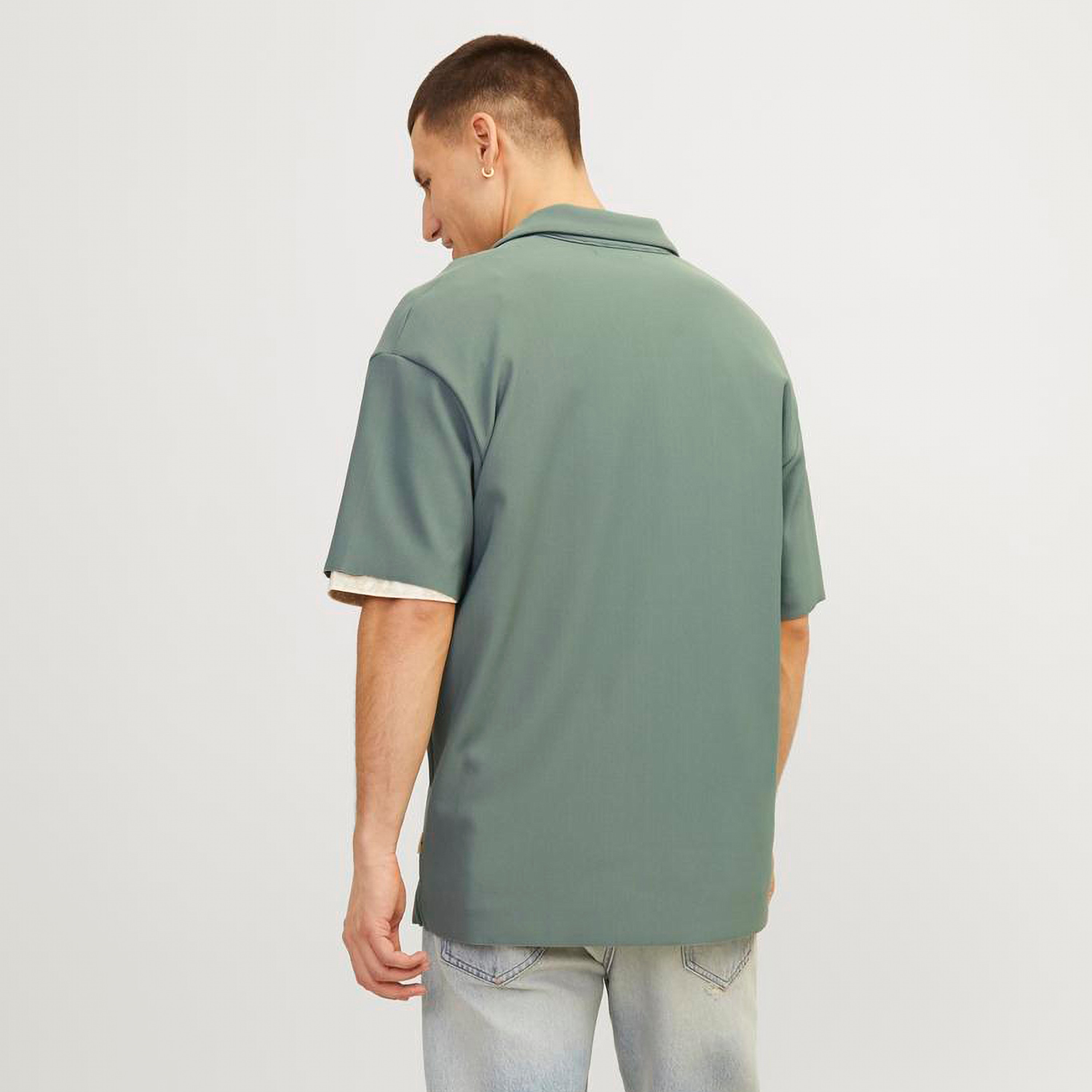 قميص من جاك آند جونز بياقة ذو مضلعة مع أكمام قصيرة-men-clothing-shirts-image-8