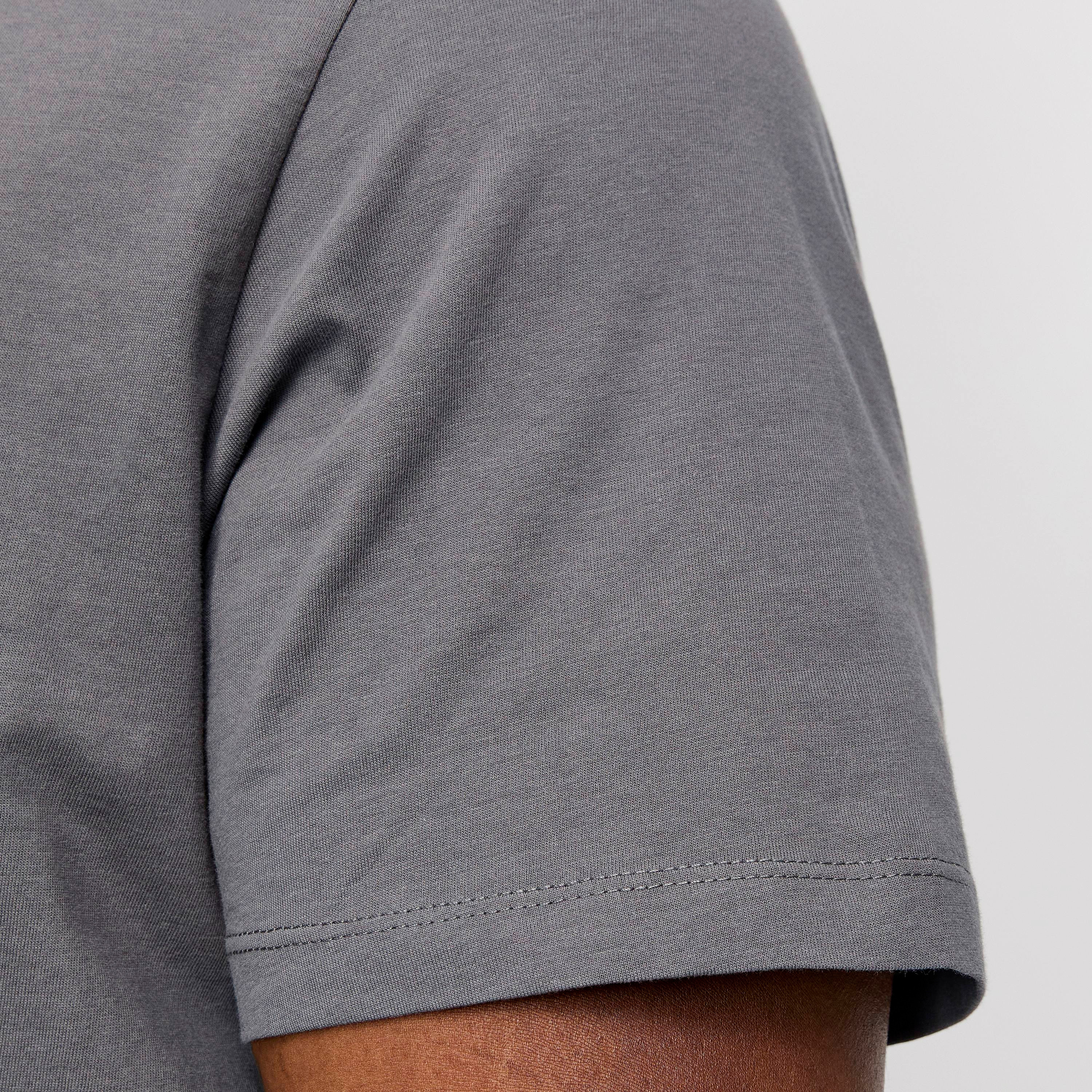 تي شيرت رجالي بأكمام قصيرة ورقبة دائرية وشعار مقاس كبير من جاك اند جونز-men-clothing-tshirtsandpolos-tshirts-image-6