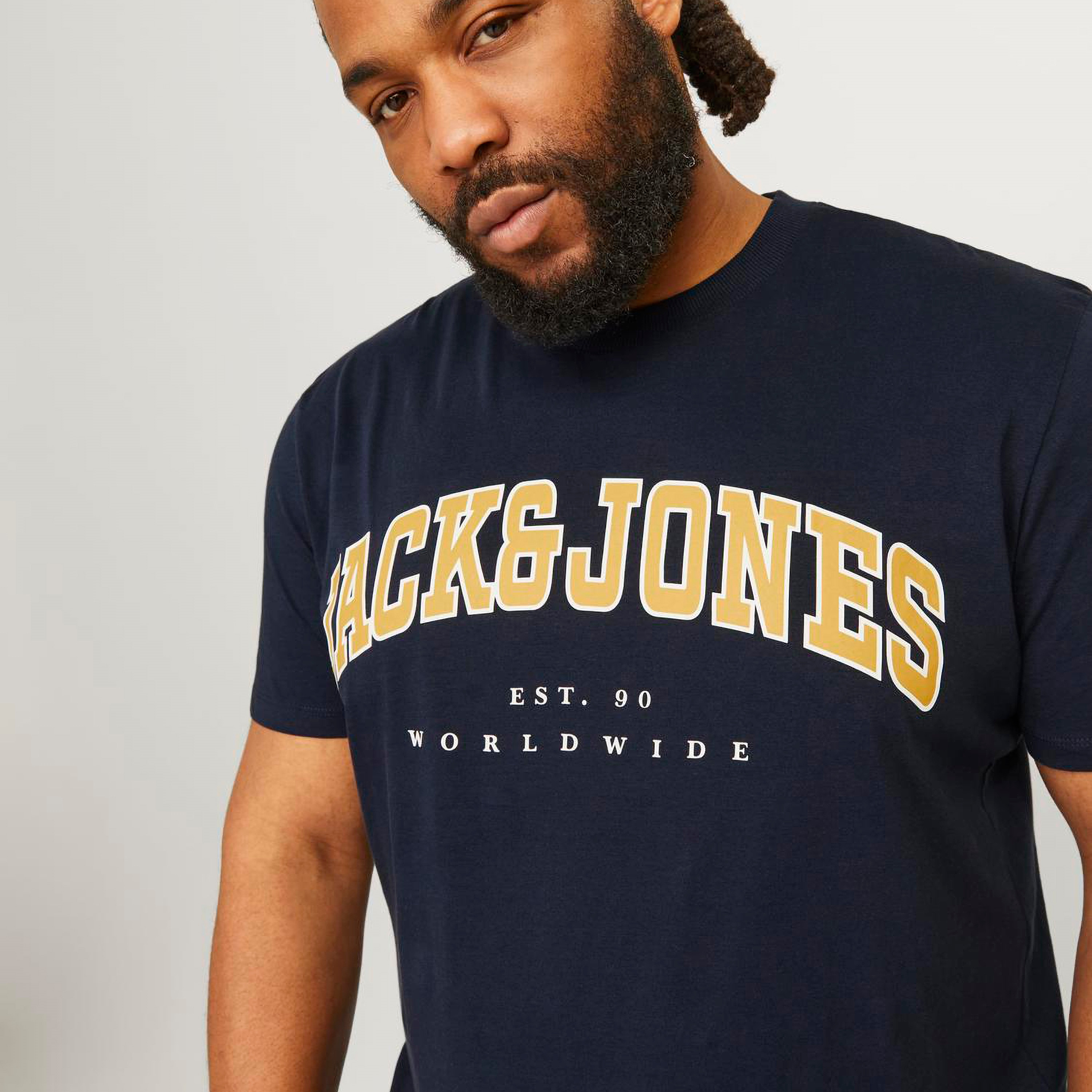 تيشيرت ذو شعار مقاس كبير وأكمام قصيرة ورقبة دائرية من جاك آند جونز-men-clothing-tshirtsandpolos-tshirts-image-7
