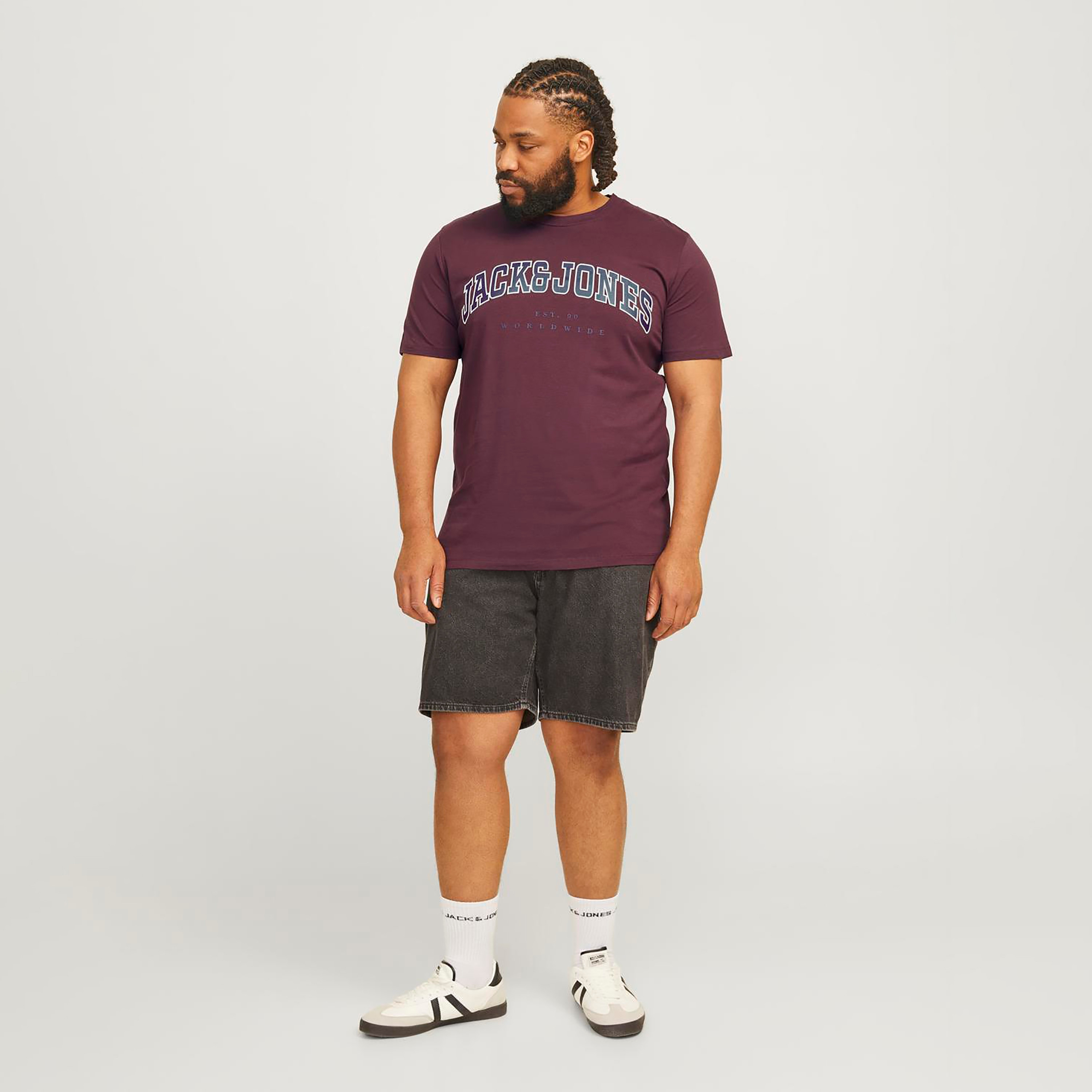 تيشيرت ذو شعار مقاس كبير وأكمام قصيرة ورقبة دائرية من جاك آند جونز-men-clothing-tshirtsandpolos-tshirts-image-10