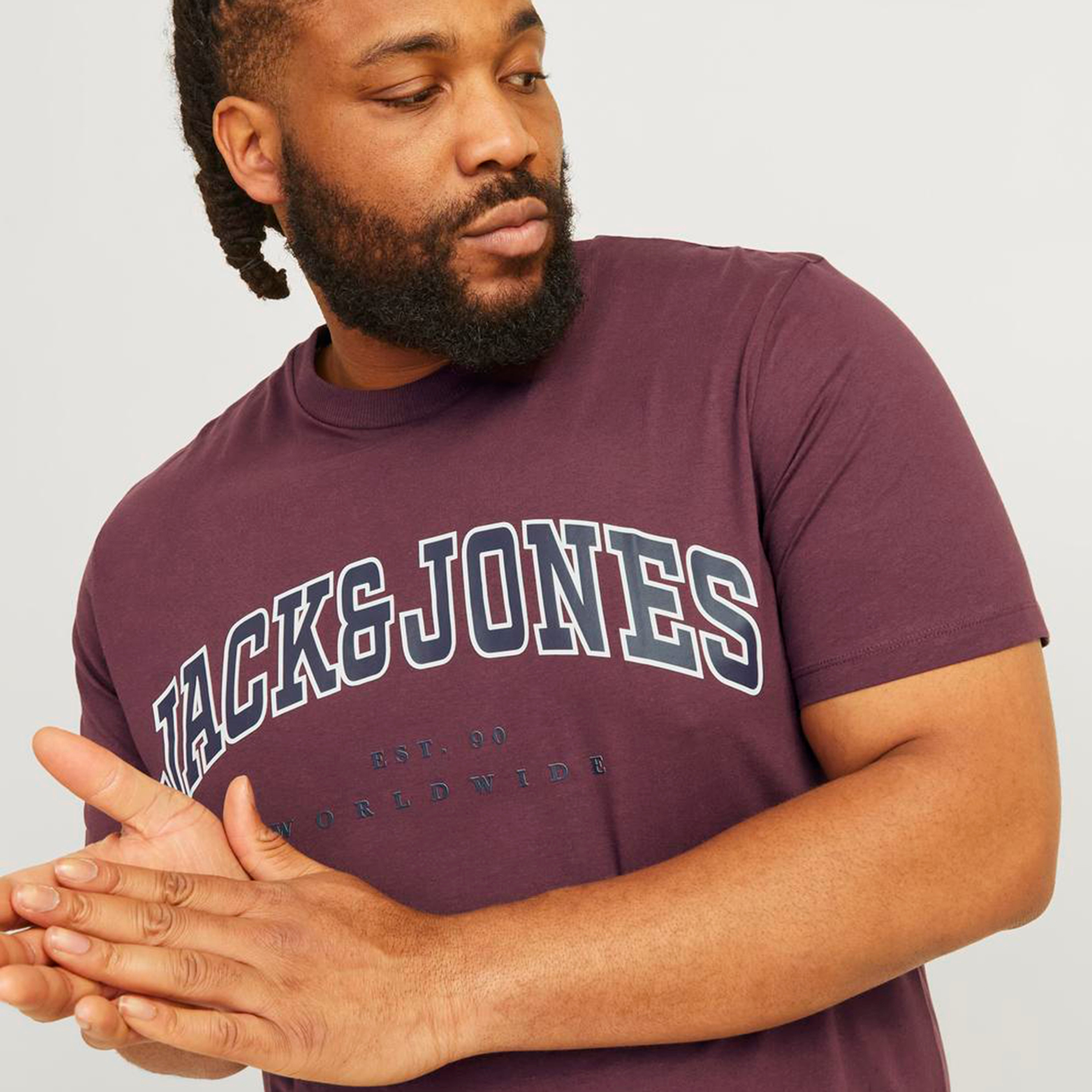 تيشيرت ذو شعار مقاس كبير وأكمام قصيرة ورقبة دائرية من جاك آند جونز-men-clothing-tshirtsandpolos-tshirts-image-11