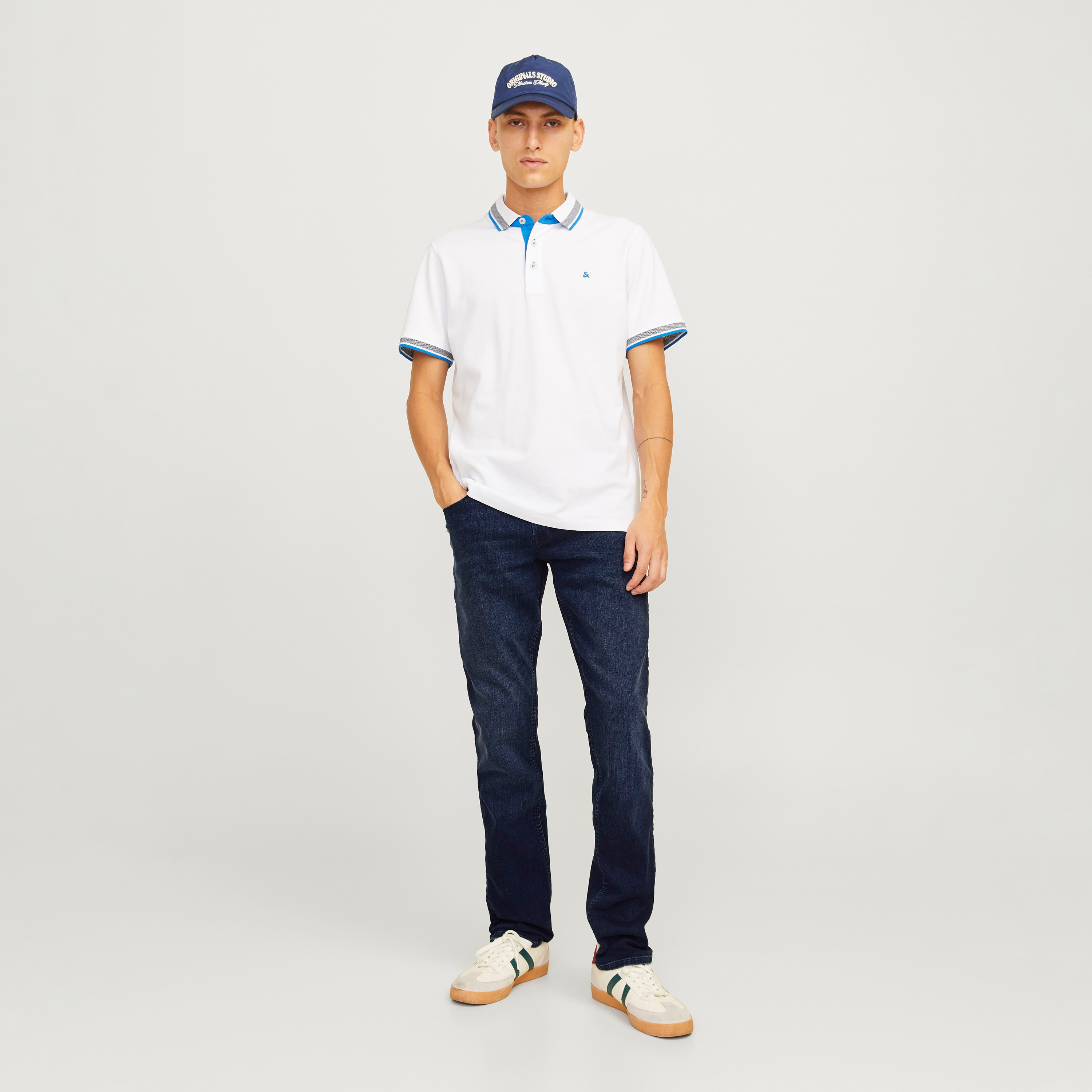 Jack & Jones Regular Fit Plain 5 Pockets Mid-Rise Men's Jeans-men-clothing-bottoms-jeans-image-2
