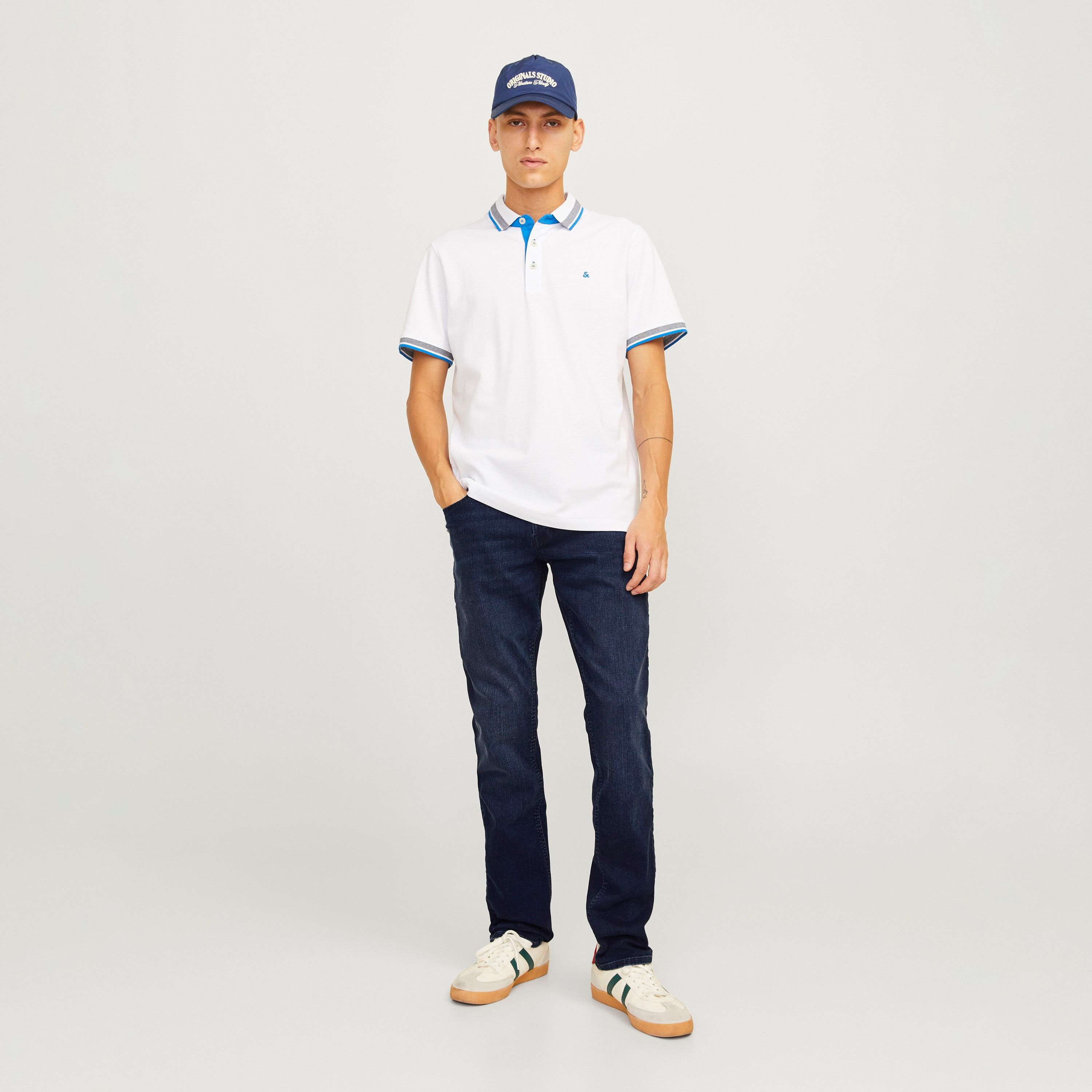 Jack & Jones Regular Fit Plain 5 Pockets Mid-Rise Men's Jeans-men-clothing-bottoms-jeans-image-2