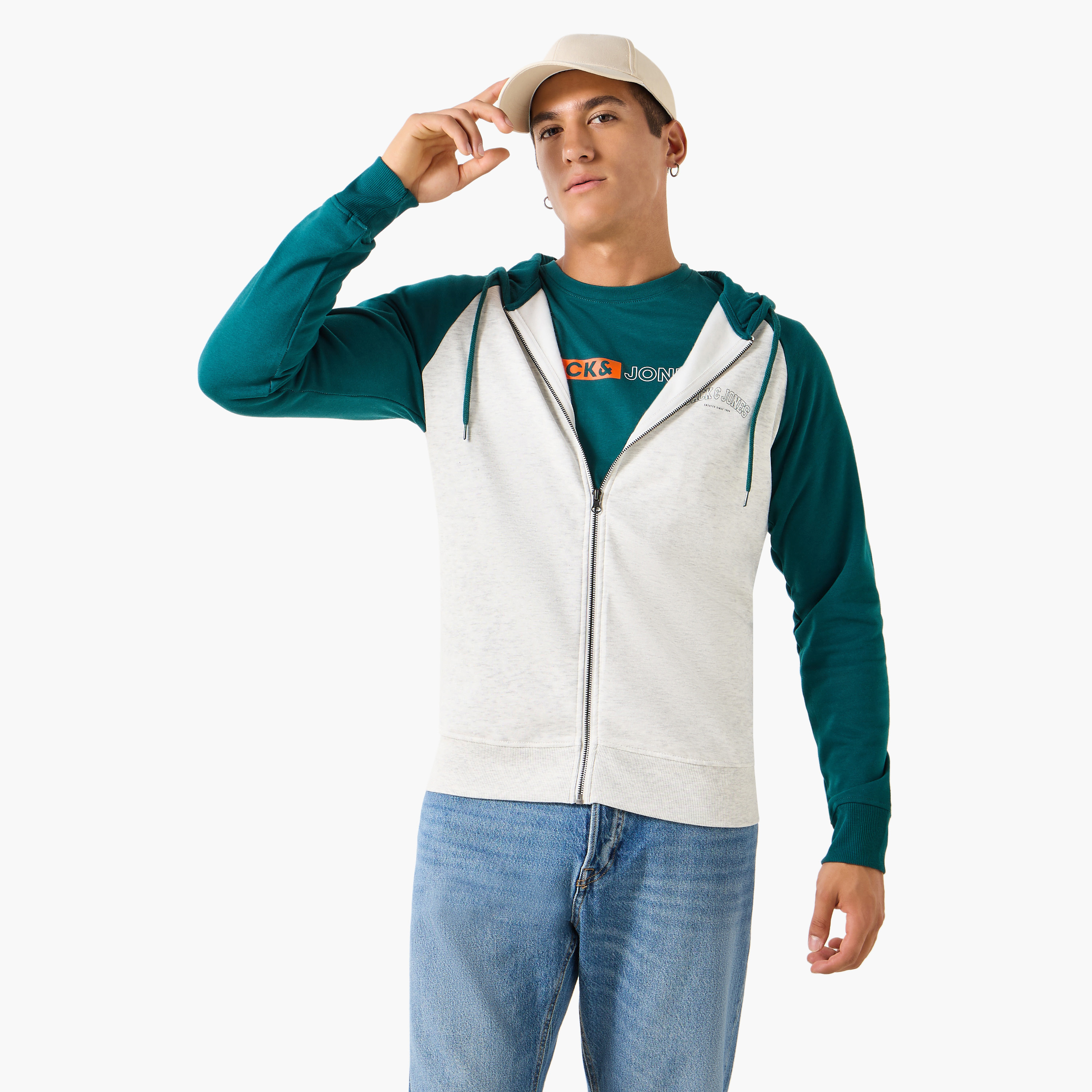 سويت شيرت رجالي بأكمام طويلة وغطاء رأس ملون من جاك أند جونز-men-clothing-hoodiesandsweatshirts-image-5