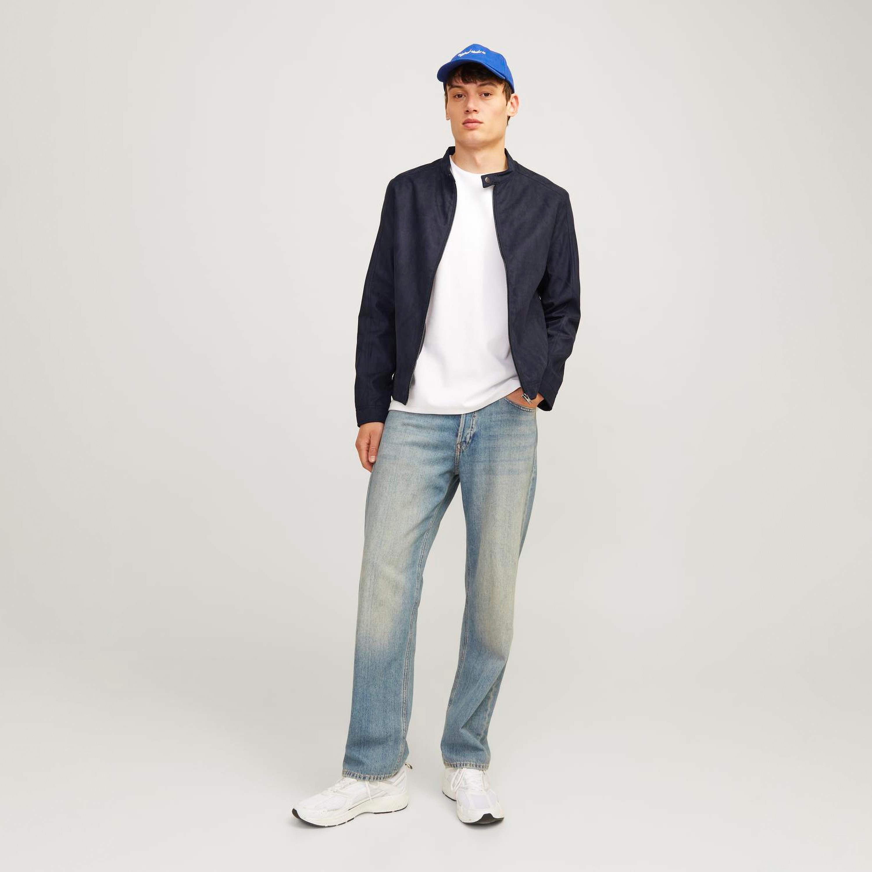 سترة راكبي الدراجات النارية سادة من جلد الغزال بأكمام طويلة وياقة للرجال من جاك اند جونز-men-clothing-jacketsandblazers-jackets-image-2