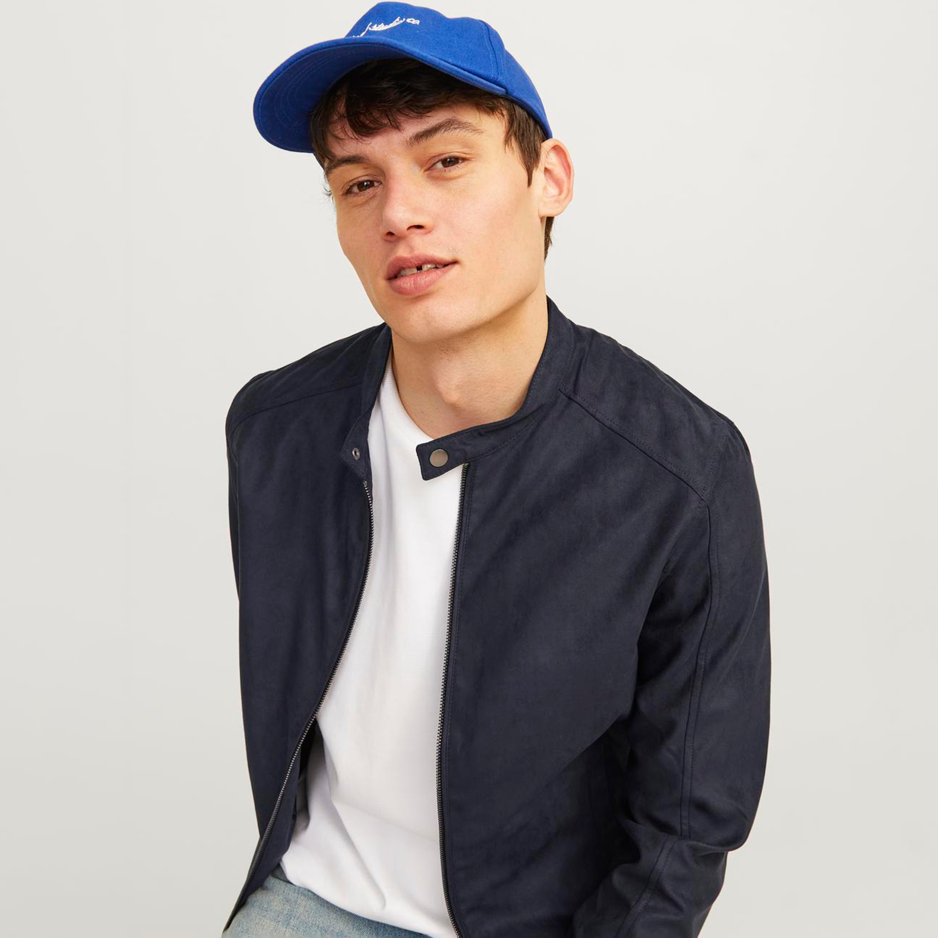 سترة راكبي الدراجات النارية سادة من جلد الغزال بأكمام طويلة وياقة للرجال من جاك اند جونز-men-clothing-jacketsandblazers-jackets-image-3