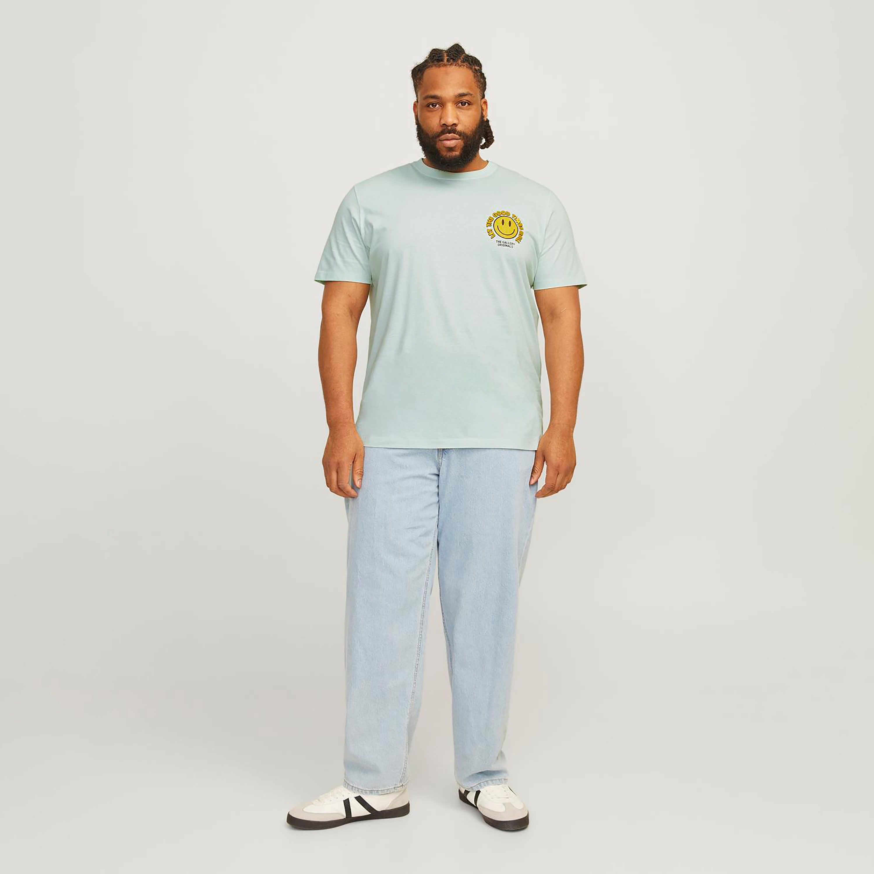 تيشيرت بأكمام قصيرة ورقبة دائرية ومطبوع بمقاس كبير من جاك آند جونز-men-clothing-tshirtsandpolos-tshirts-image-10