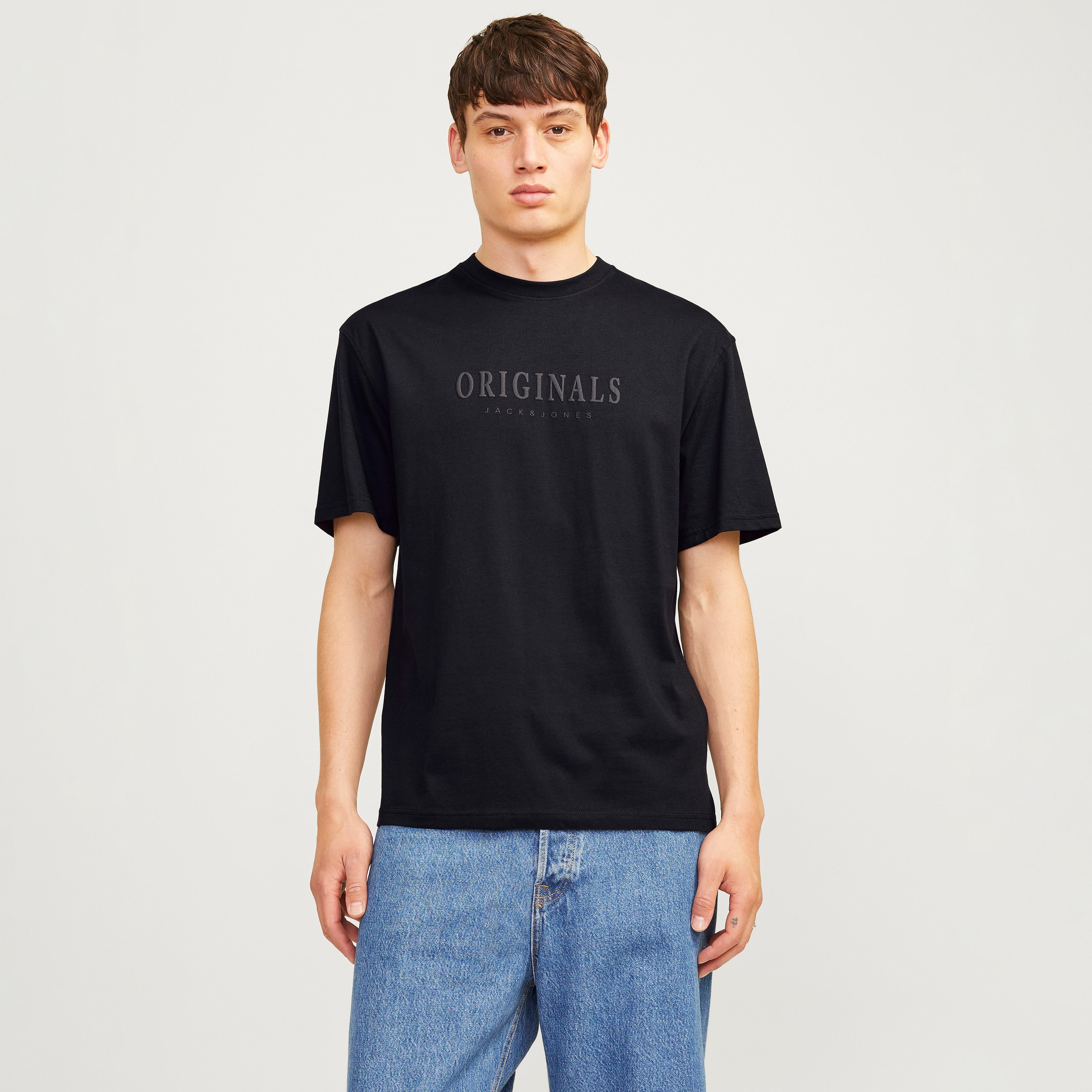 تي شيرت رجالي مطبوع بياقة دائرية وأكمام قصيرة من جاك اند جونز-men-clothing-tshirtsandpolos-tshirts-image-1