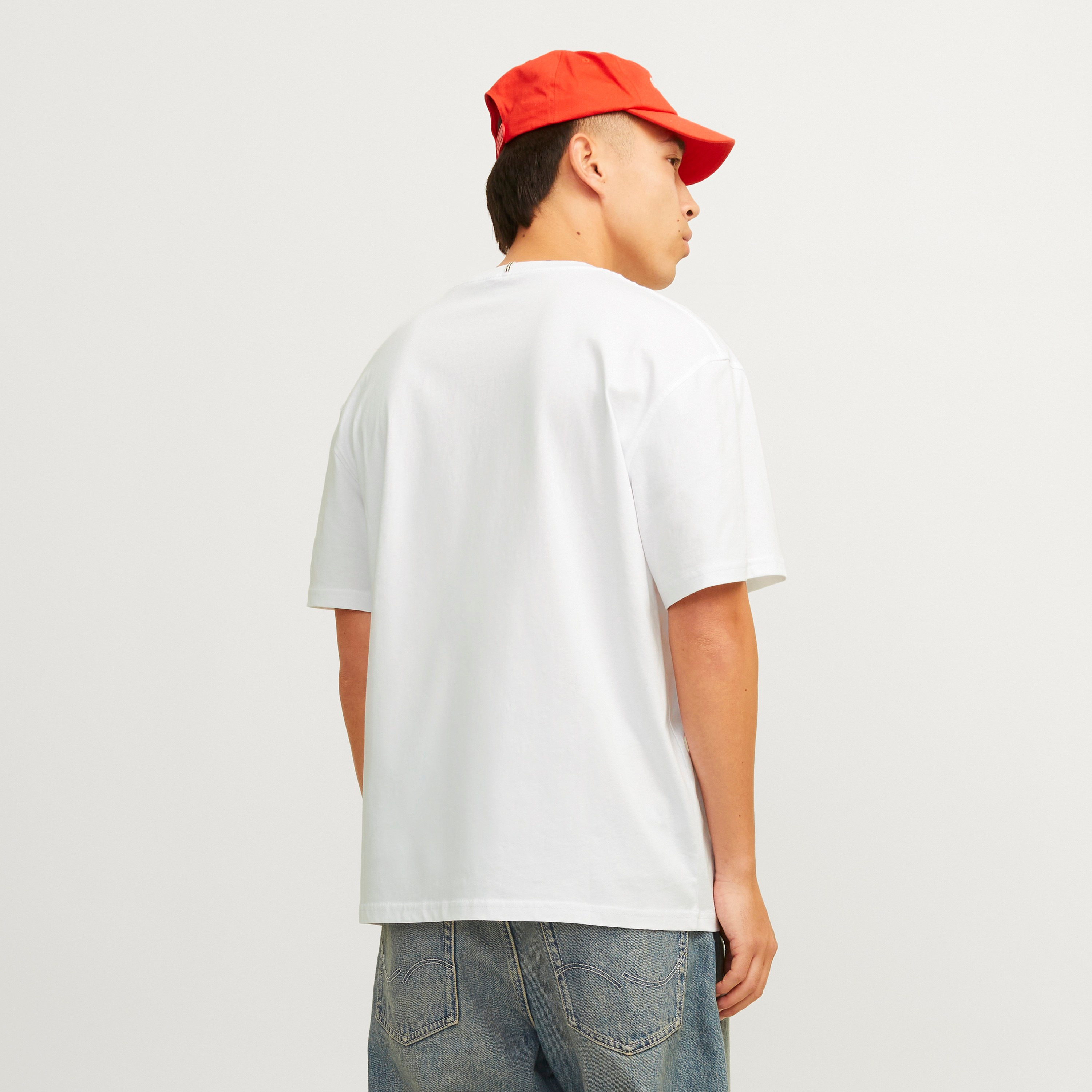 تي شيرت رجالي مطبوع بياقة دائرية وأكمام قصيرة من جاك اند جونز-men-clothing-tshirtsandpolos-tshirts-image-8