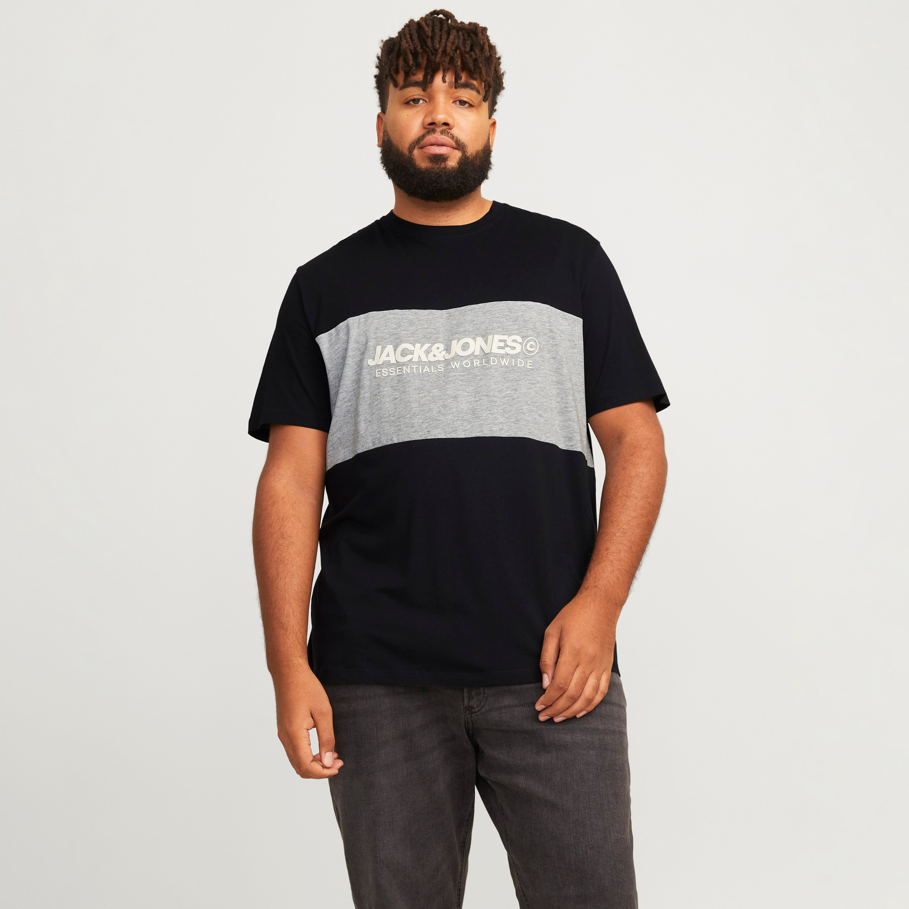 تي شيرت رجالي بأكمام قصيرة وياقة دائرية وشعار جاك آند جونز-men-clothing-tshirtsandpolos-tshirts-image-1