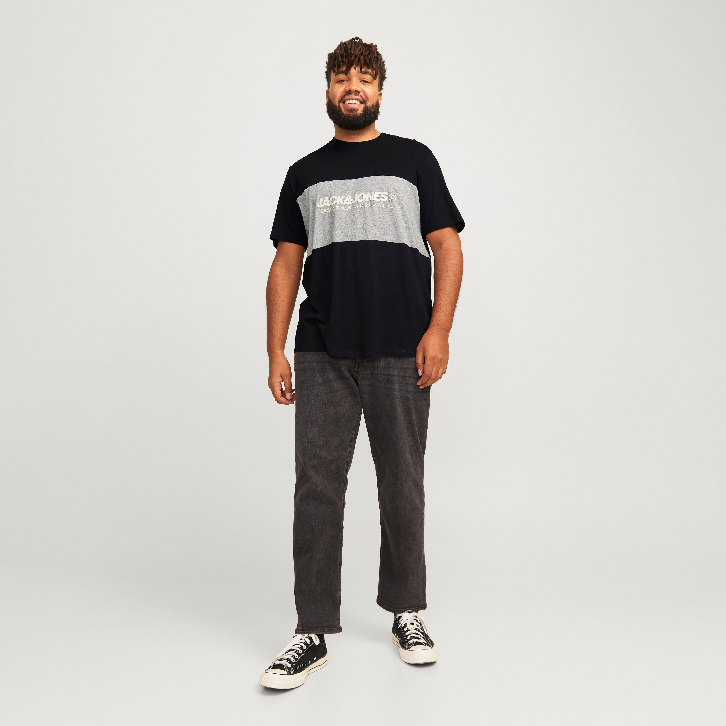 تي شيرت رجالي بأكمام قصيرة وياقة دائرية وشعار جاك آند جونز-men-clothing-tshirtsandpolos-tshirts-image-2