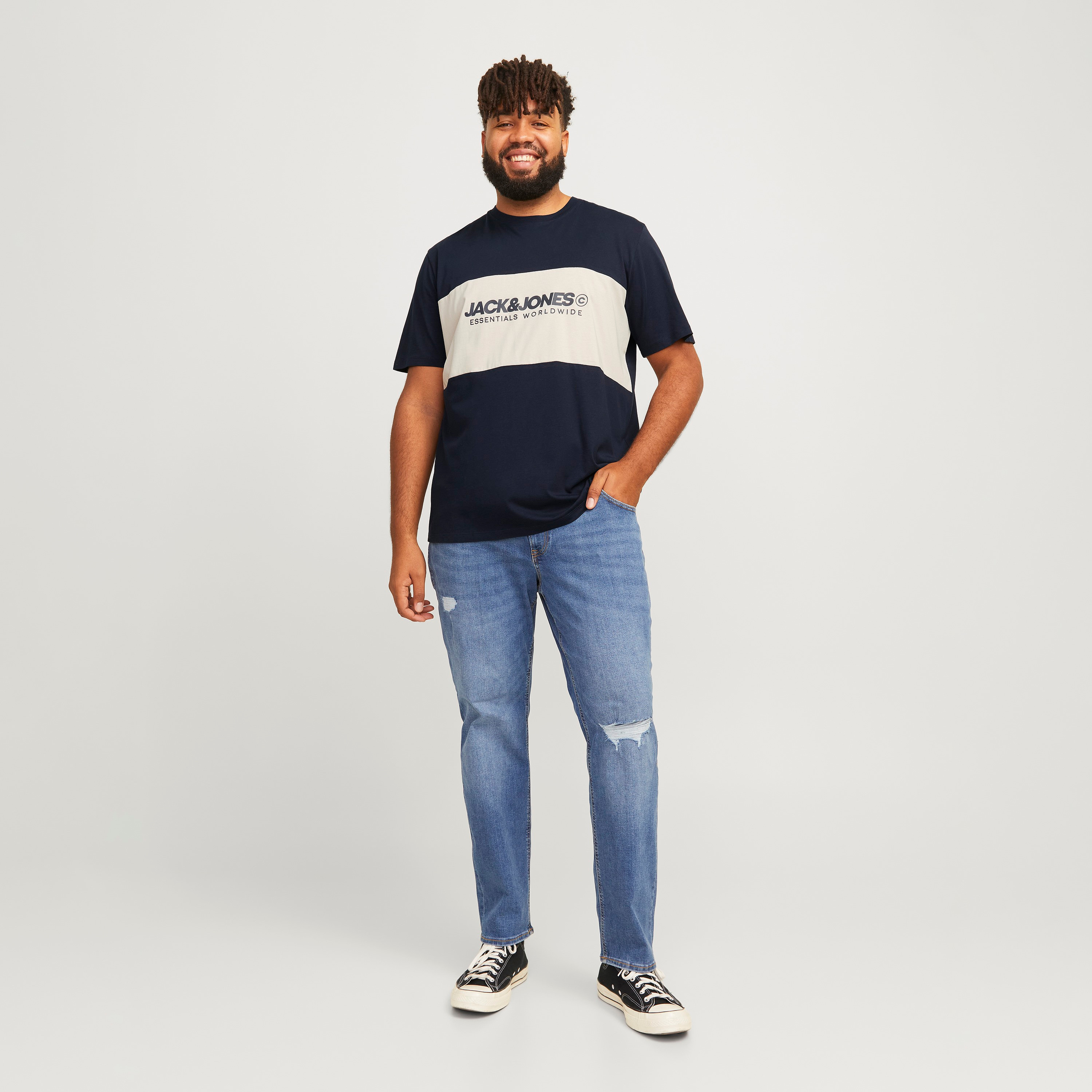 تي شيرت رجالي بأكمام قصيرة وياقة دائرية وشعار جاك آند جونز-men-clothing-tshirtsandpolos-tshirts-image-6