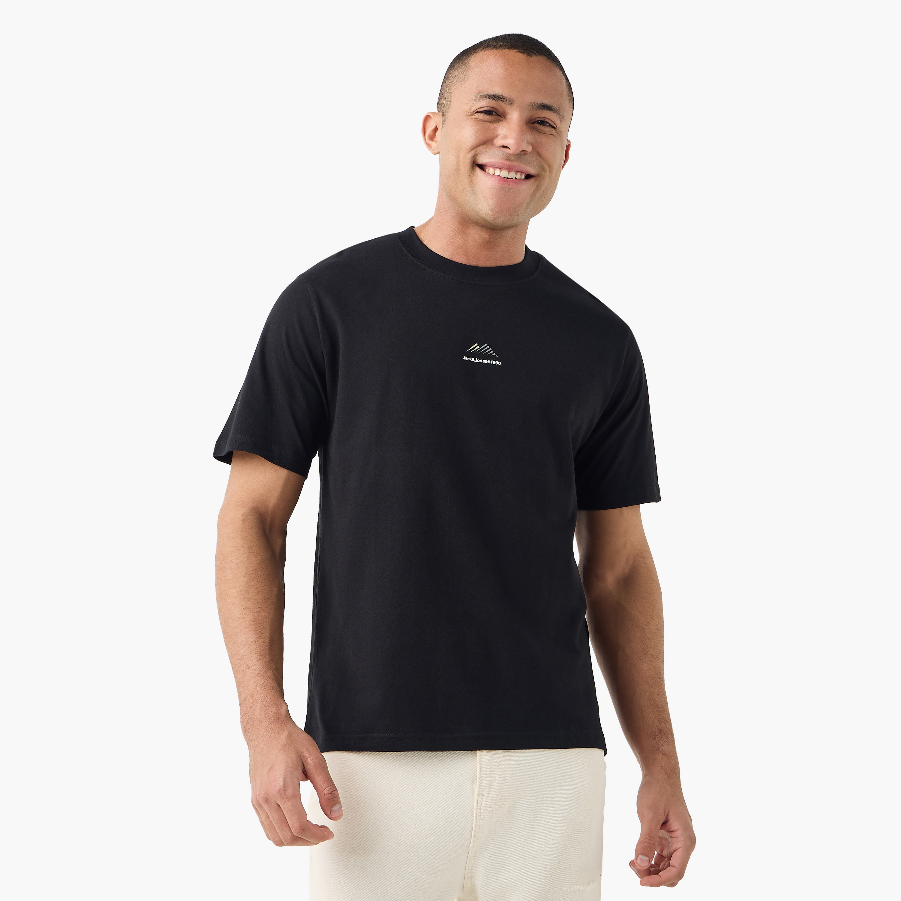 تي شيرت رجالي بأكمام قصيرة ورقبة دائرية وطبعة خطية من جاك اند جونز-men-clothing-tshirtsandpolos-tshirts-image-19