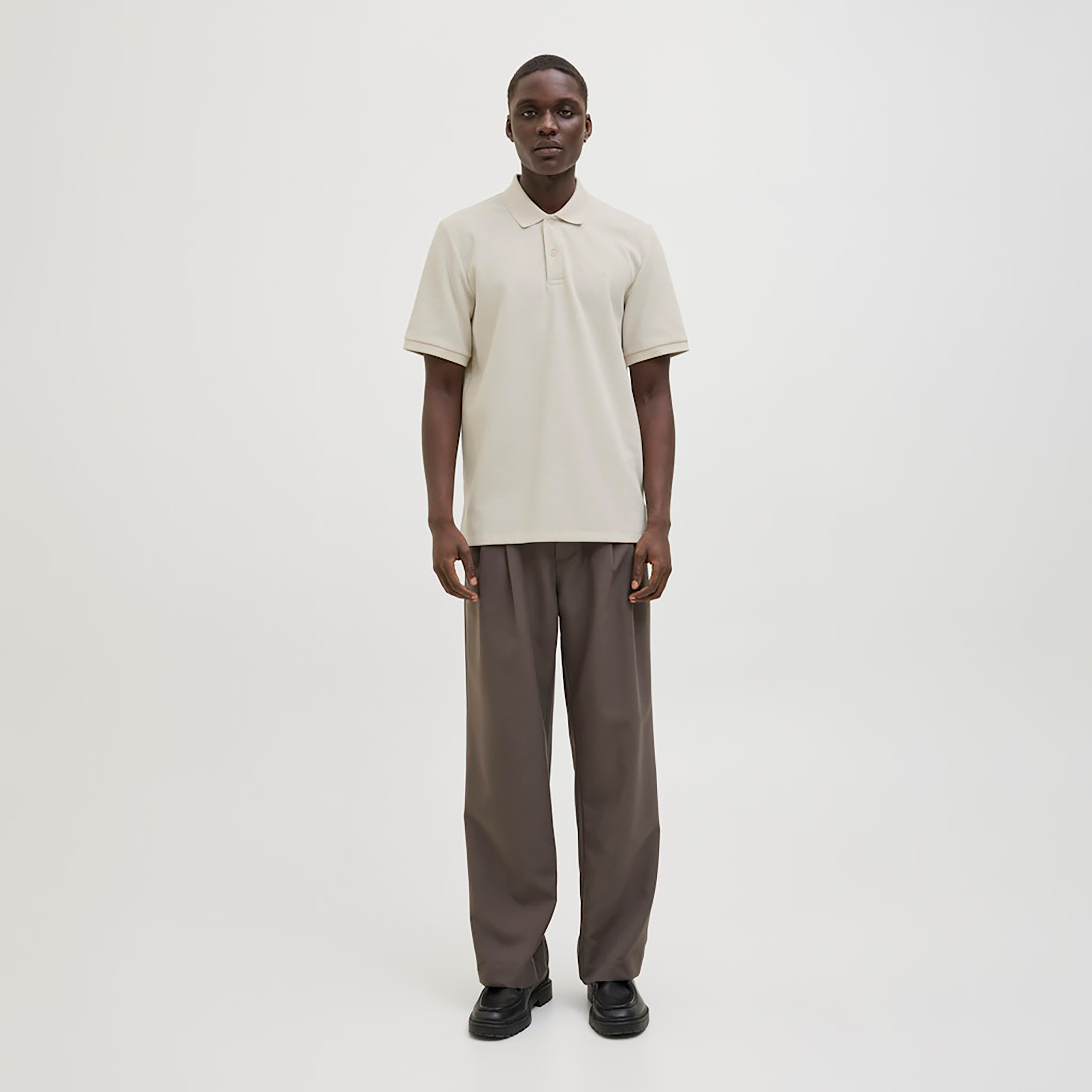 تي شيرت بولو رجالي سادة بياقة وأكمام قصيرة من جاك اند جونز-men-clothing-tshirtsandpolos-polos-image-8