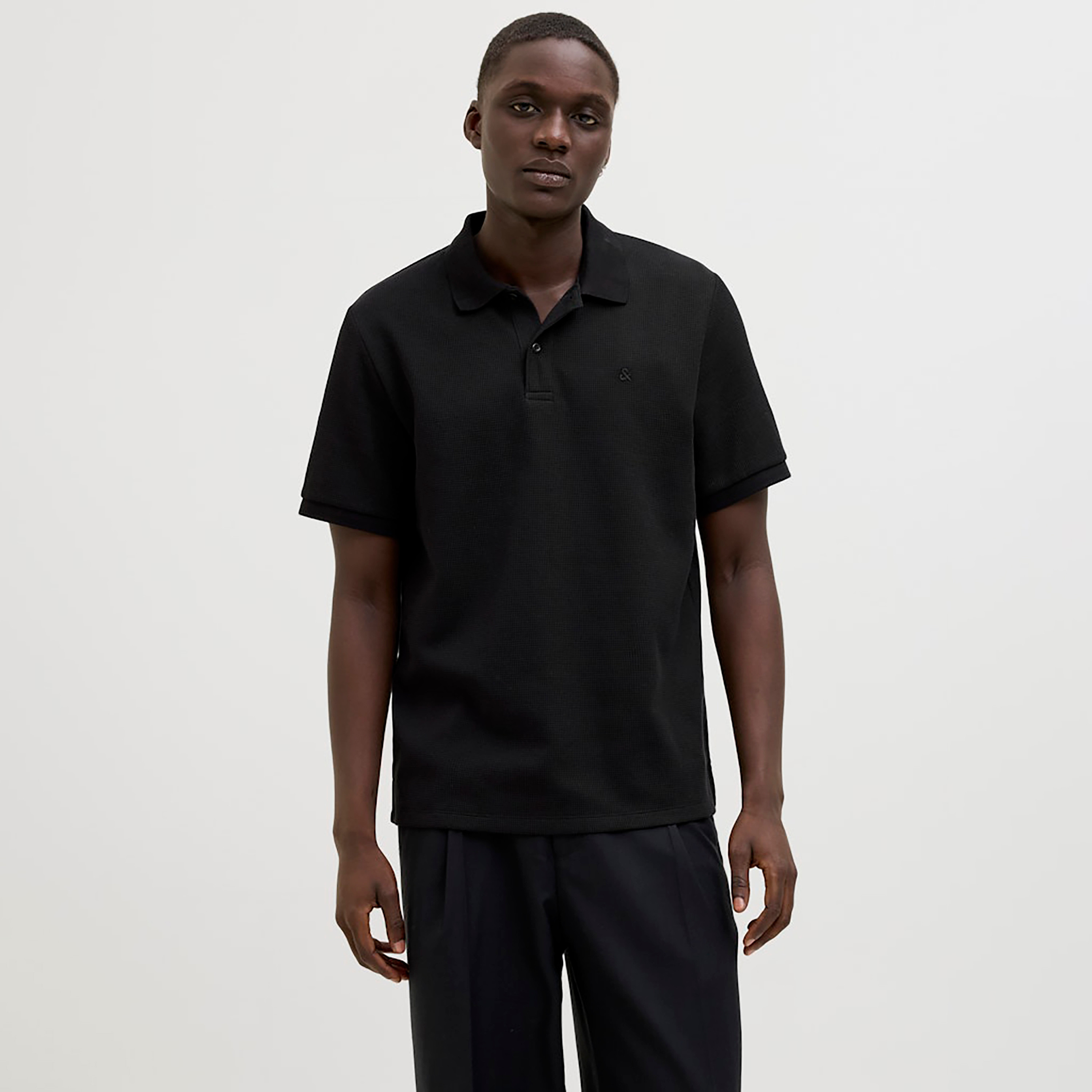 تي شيرت بولو رجالي سادة بياقة وأكمام قصيرة من جاك اند جونز-men-clothing-tshirtsandpolos-polos-image-1