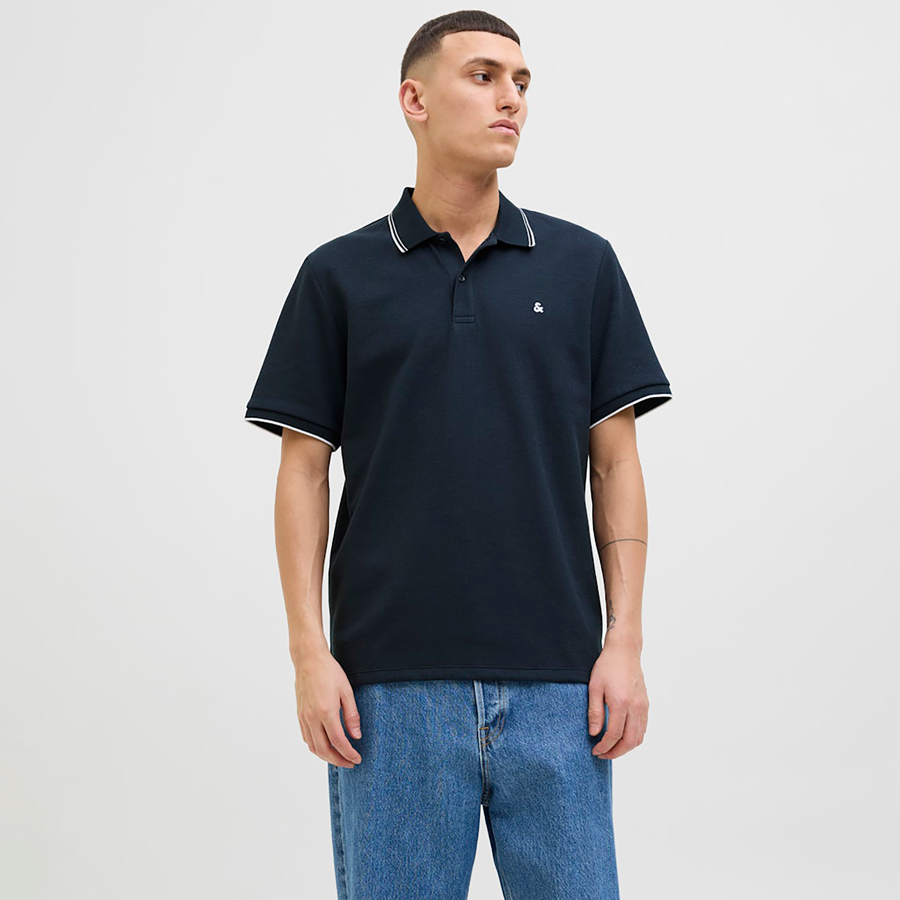 تي شيرت بولو رجالي سادة بياقة وأكمام قصيرة من جاك اند جونز-men-clothing-tshirtsandpolos-polos-image-21
