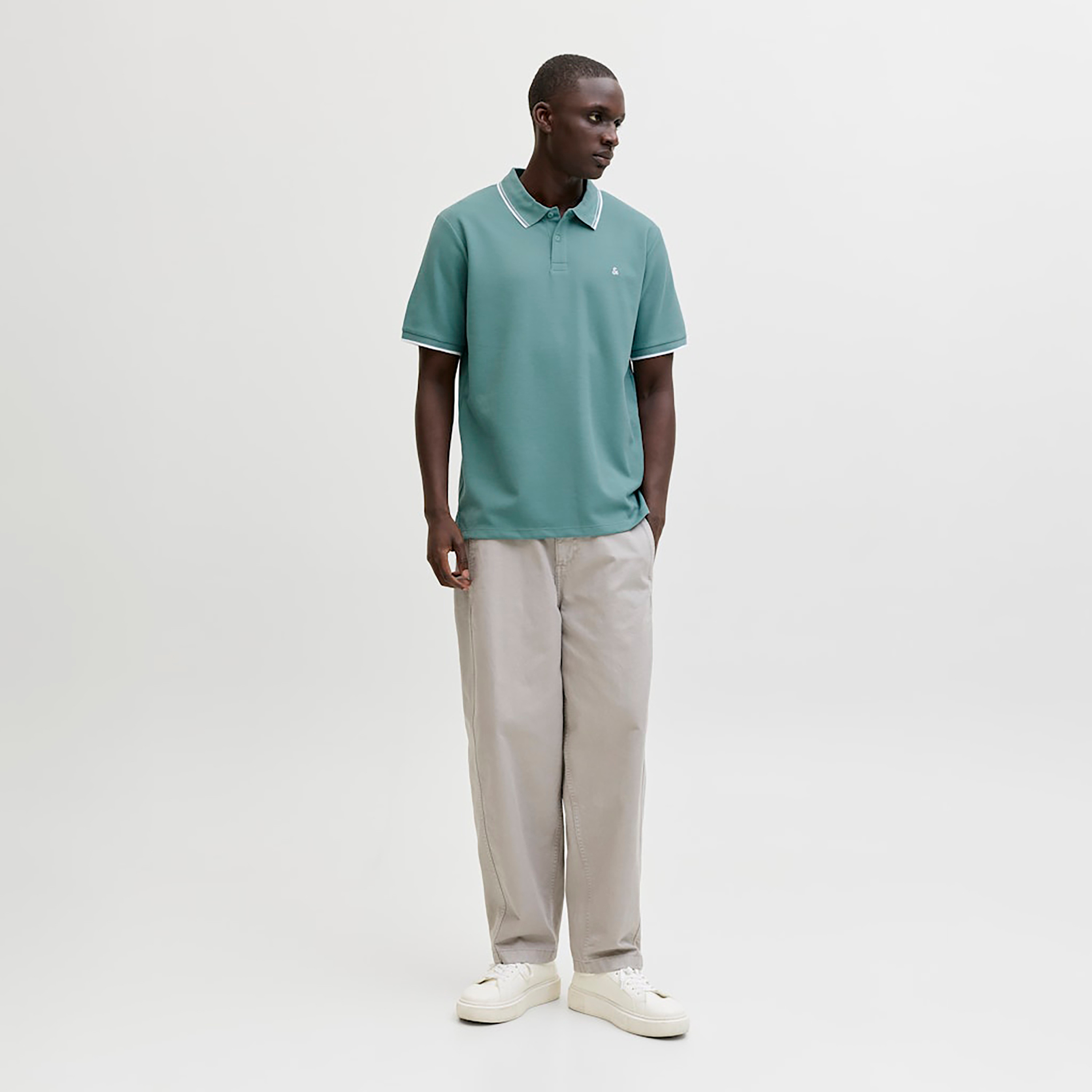 تي شيرت بولو رجالي سادة بياقة وأكمام قصيرة من جاك اند جونز-men-clothing-tshirtsandpolos-polos-image-35