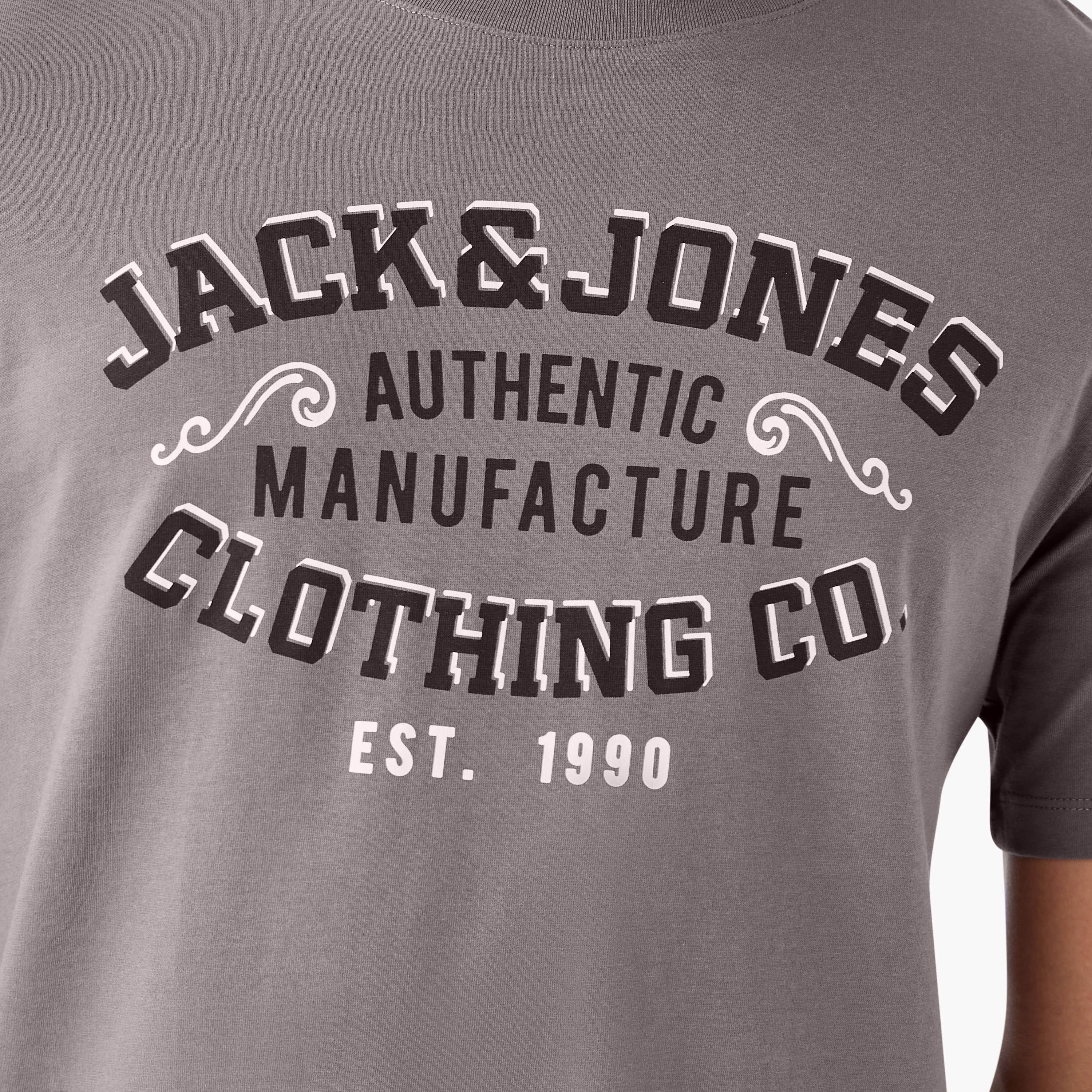 تي شيرت رجالي بأكمام قصيرة ورقبة دائرية وشعار من جاك اند جونز-men-clothing-tshirtsandpolos-tshirts-image-5