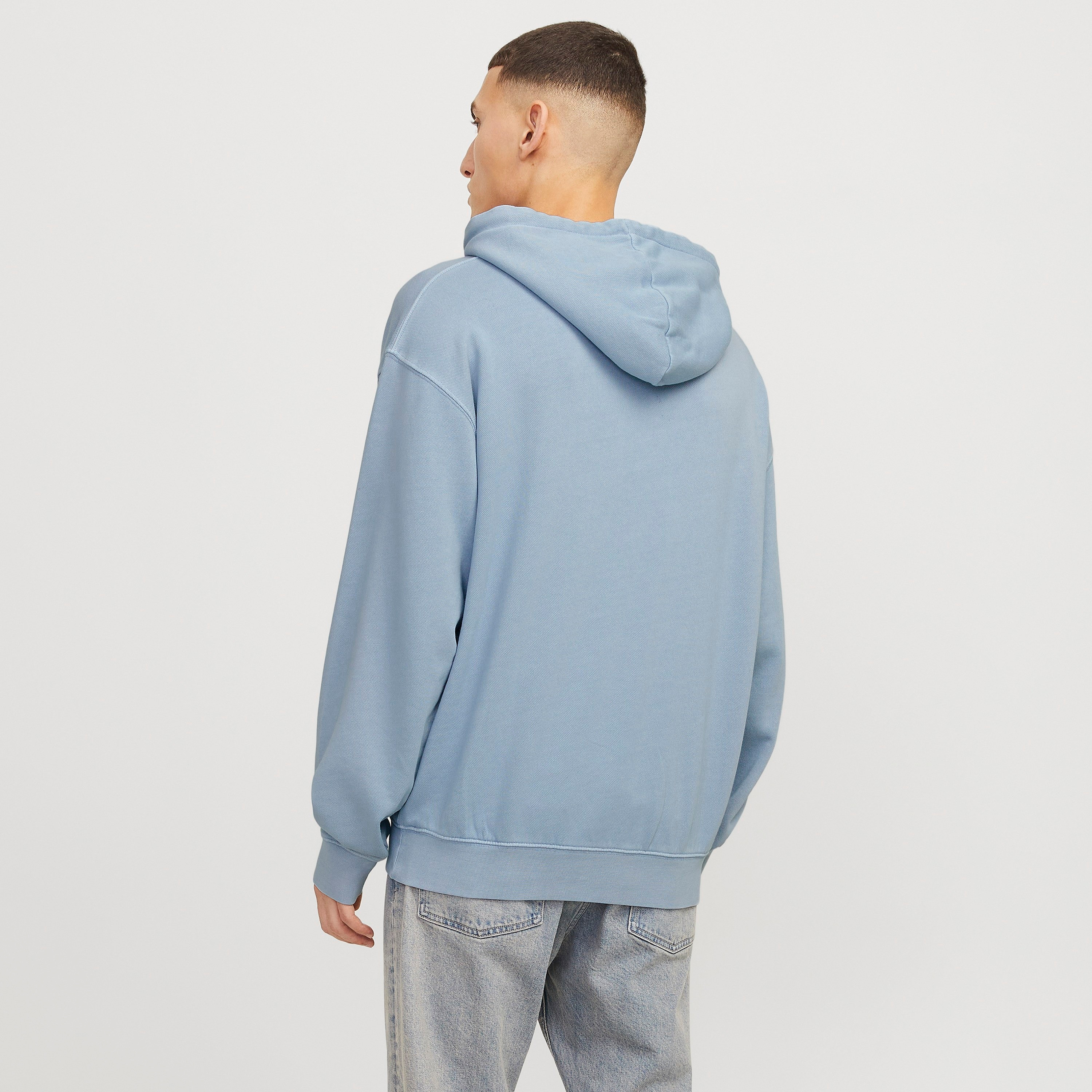 كنزة صوفية رجالية سادة بقلنسوة وأكمام طويلة من جاك ان جونز-men-winterwear-hoodiesandsweatshirts-image-4
