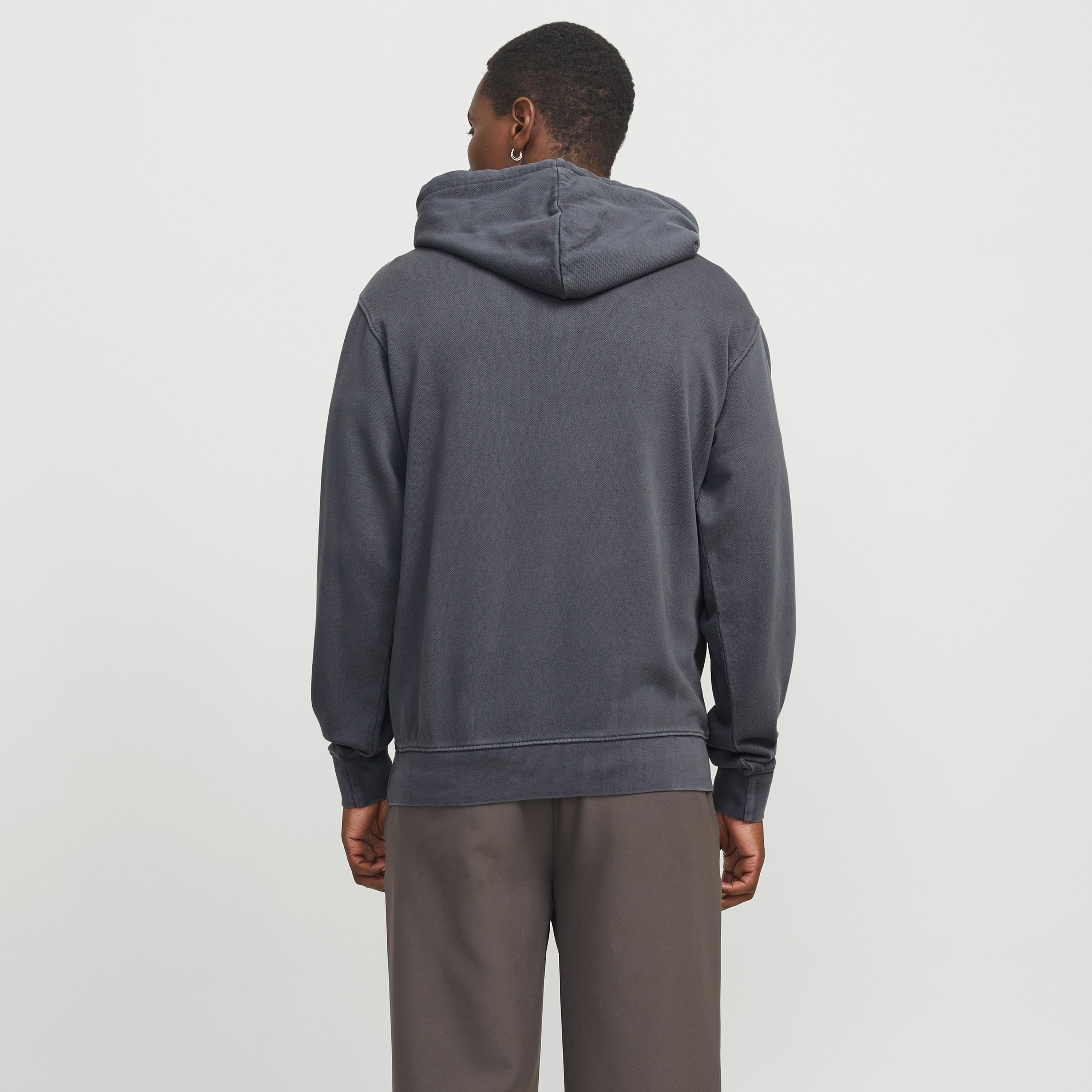 كنزة صوفية رجالية سادة بقلنسوة وأكمام طويلة من جاك ان جونز-men-winterwear-hoodiesandsweatshirts-image-8