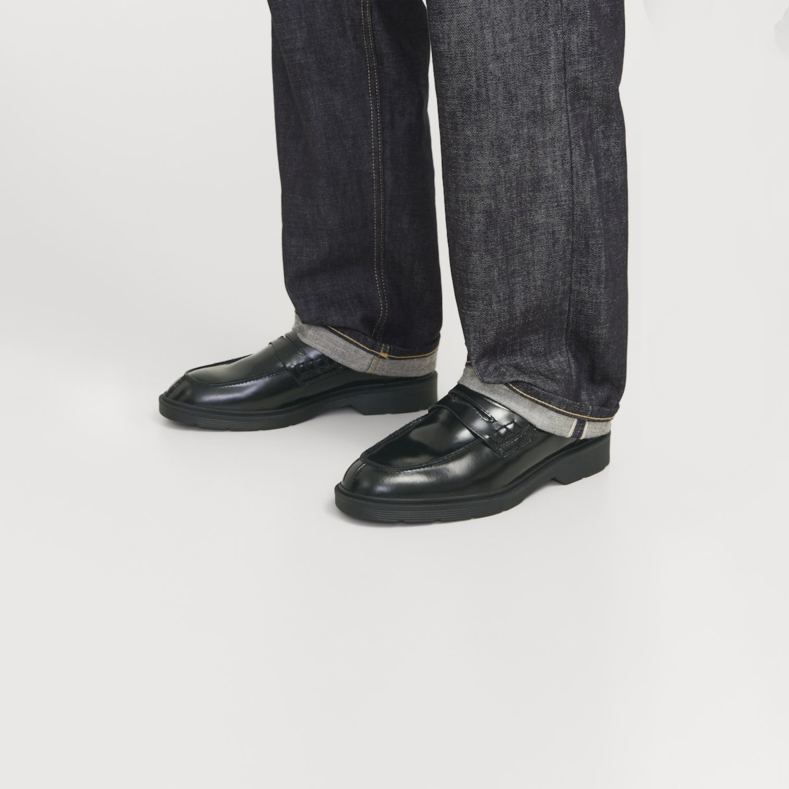 حذاء "بيني لوفر" رجالي سهل الارتداء من جاك آند جونز-men-shoes-loafersandmoccasins-image-7
