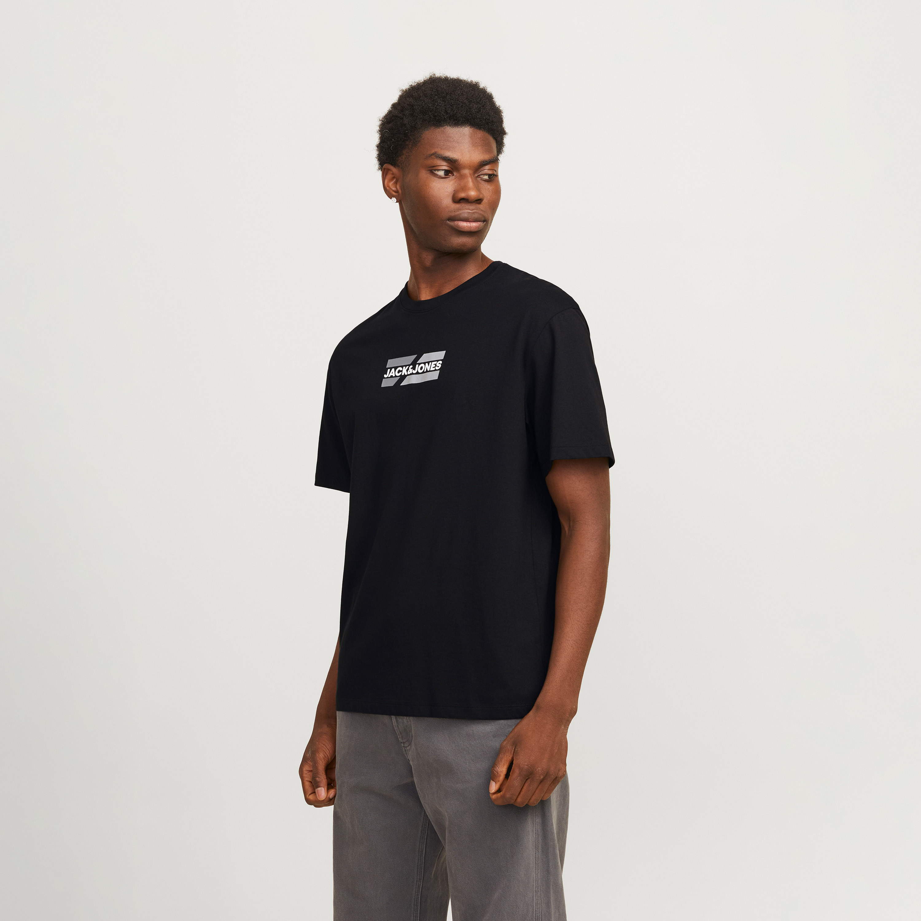 جاك & حونز-  تي شيرت بنقوش برقبة دائرية وأكمام قصيرة-men-clothing-tshirtsandpolos-tshirts-image-1