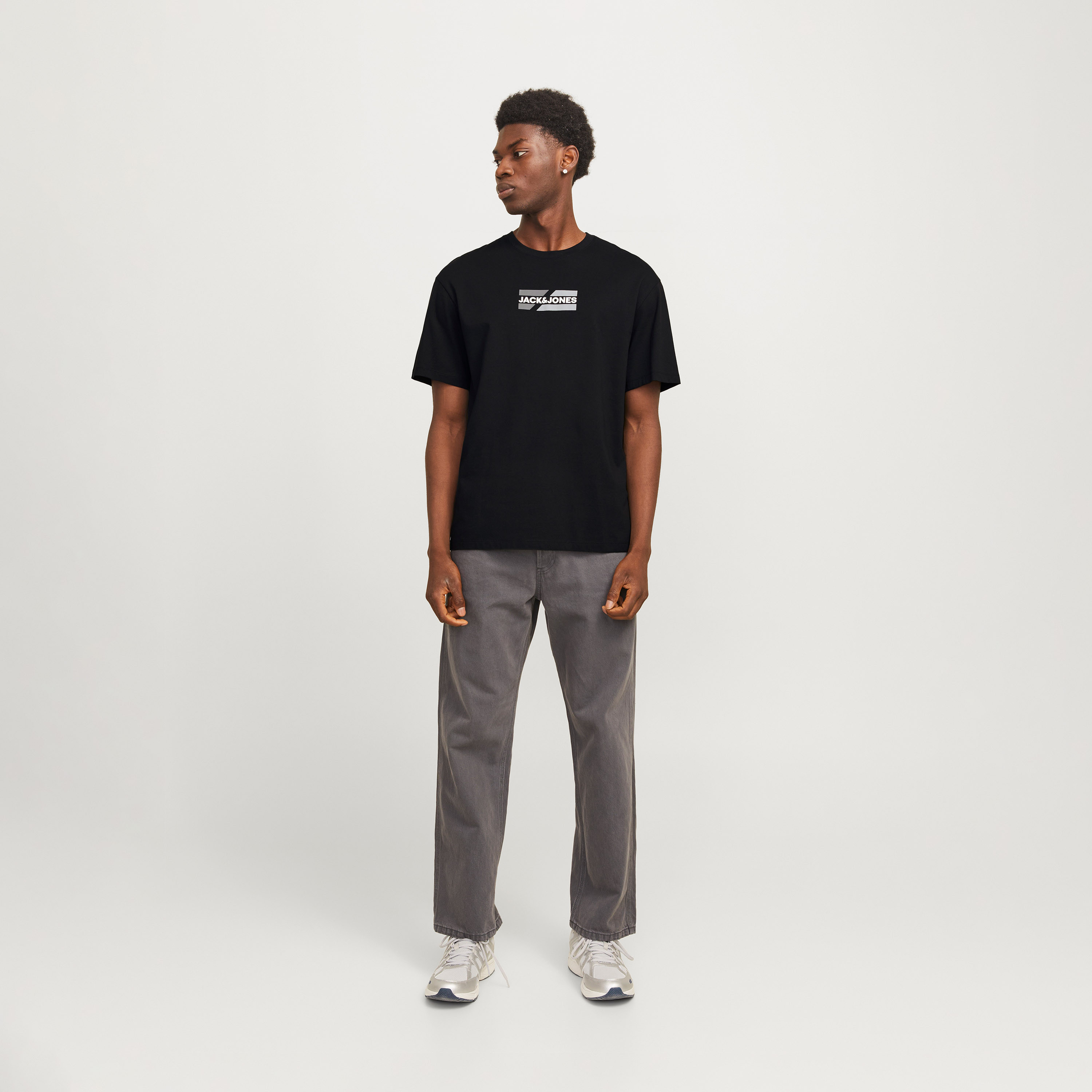 جاك & حونز-  تي شيرت بنقوش برقبة دائرية وأكمام قصيرة-men-clothing-tshirtsandpolos-tshirts-image-2