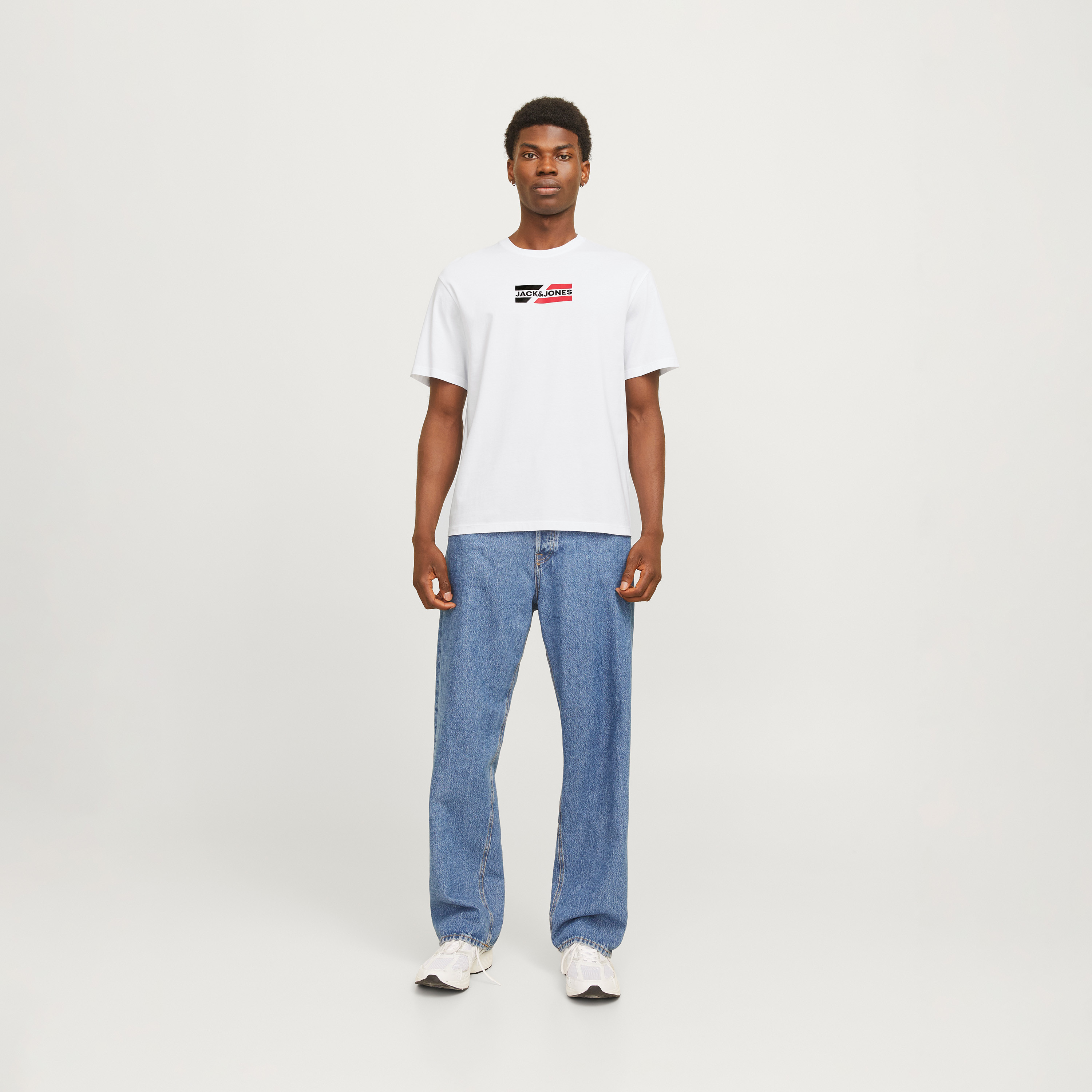 جاك & حونز-  تي شيرت بنقوش برقبة دائرية وأكمام قصيرة-men-clothing-tshirtsandpolos-tshirts-image-16