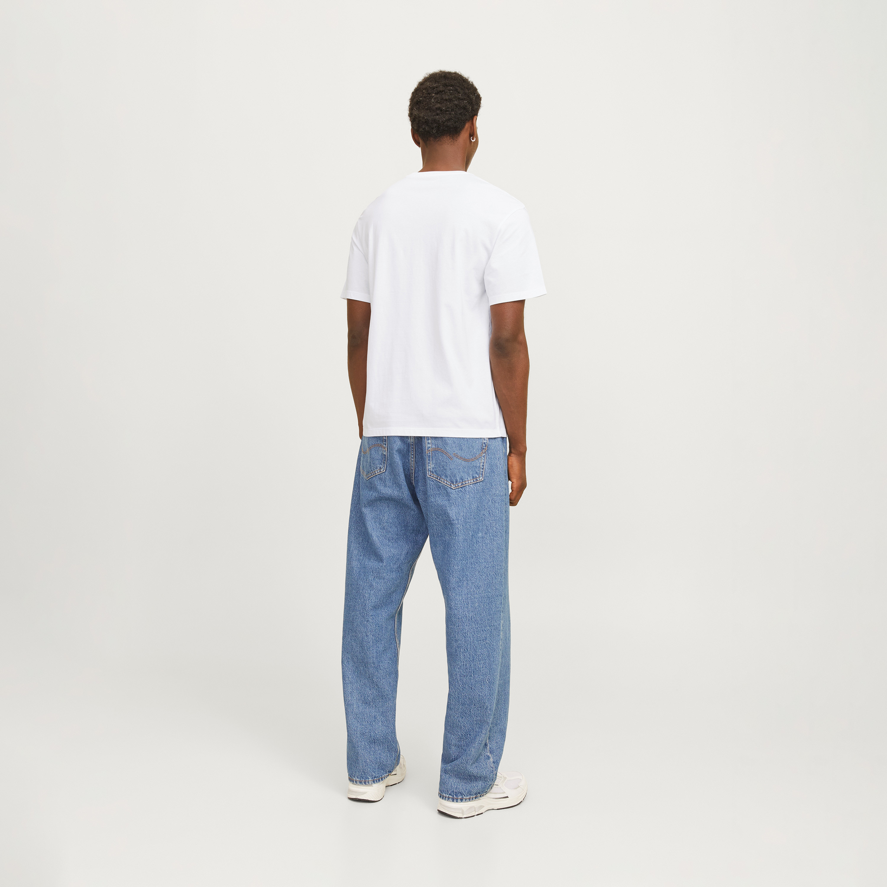 جاك & حونز-  تي شيرت بنقوش برقبة دائرية وأكمام قصيرة-men-clothing-tshirtsandpolos-tshirts-image-18